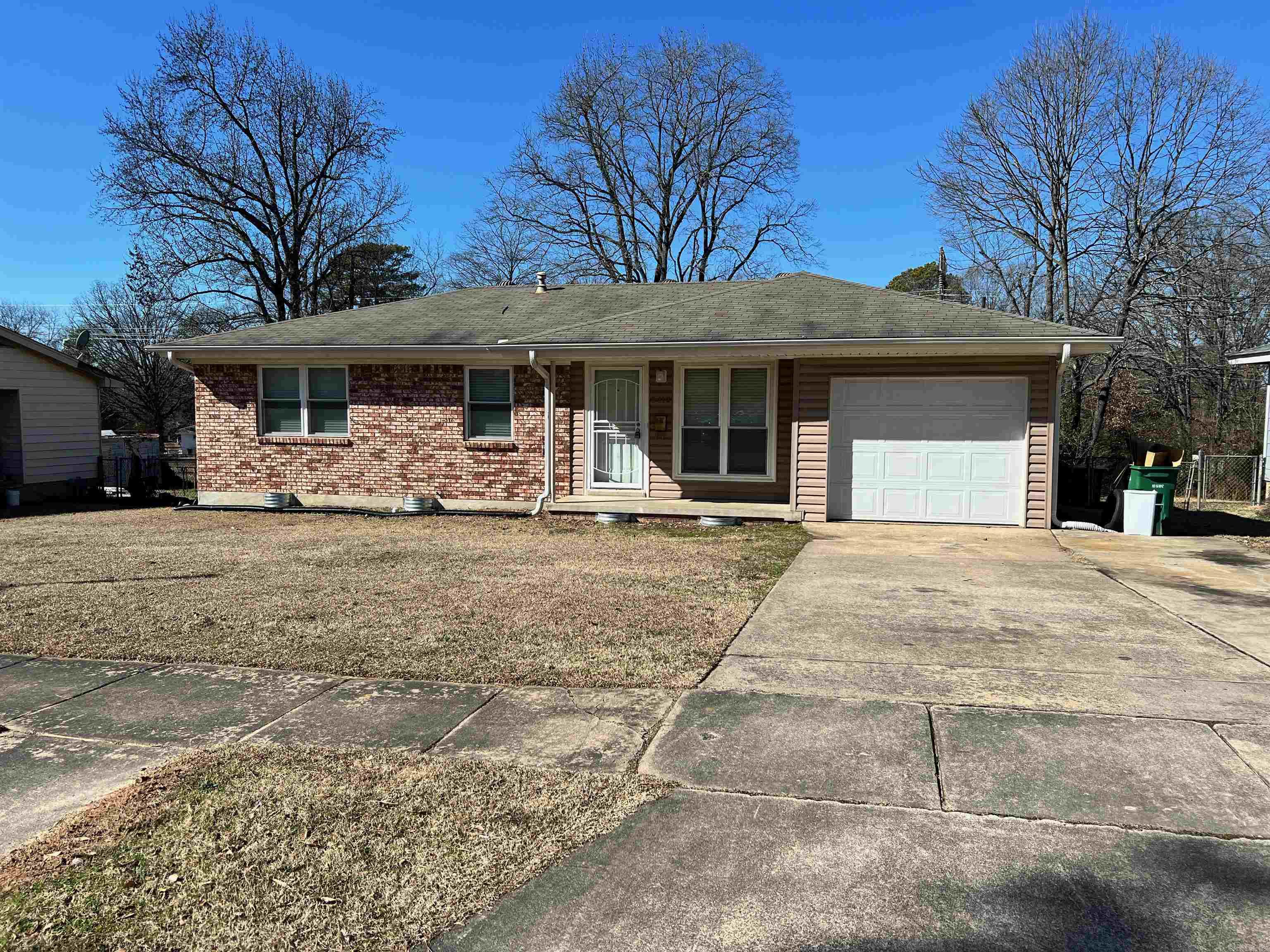 WAKEFIELD VILLAGE - Residential