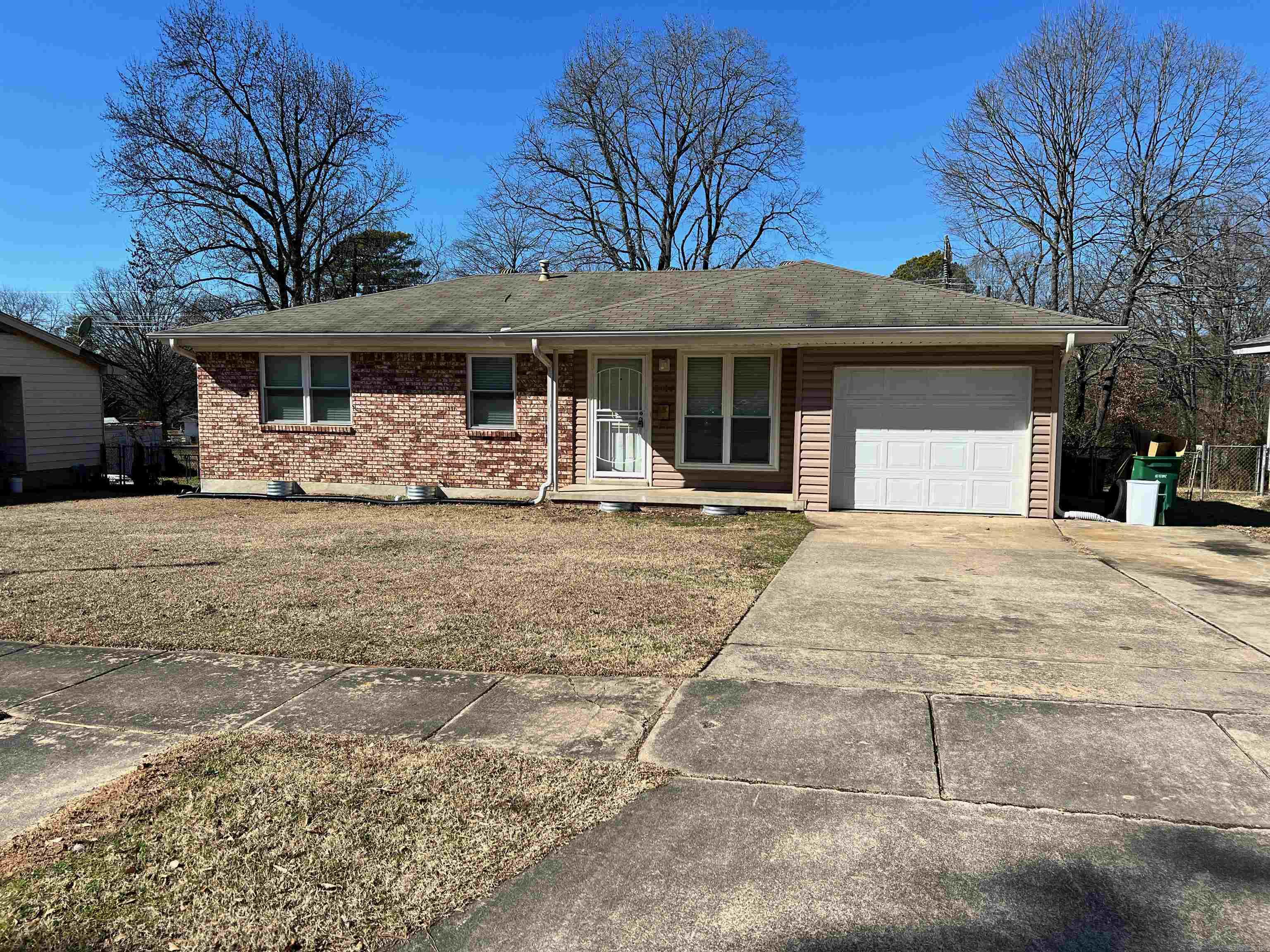 WAKEFIELD VILLAGE - Residential