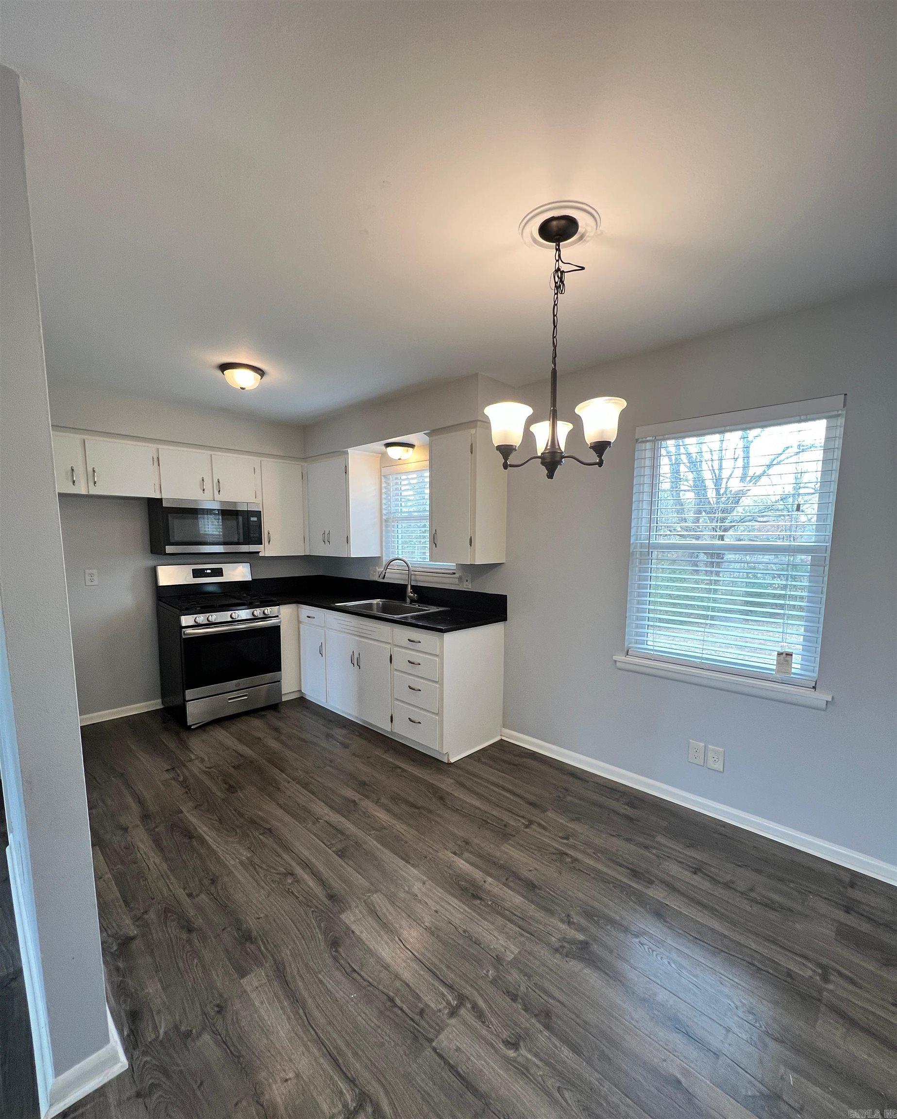 WAKEFIELD VILLAGE - Residential