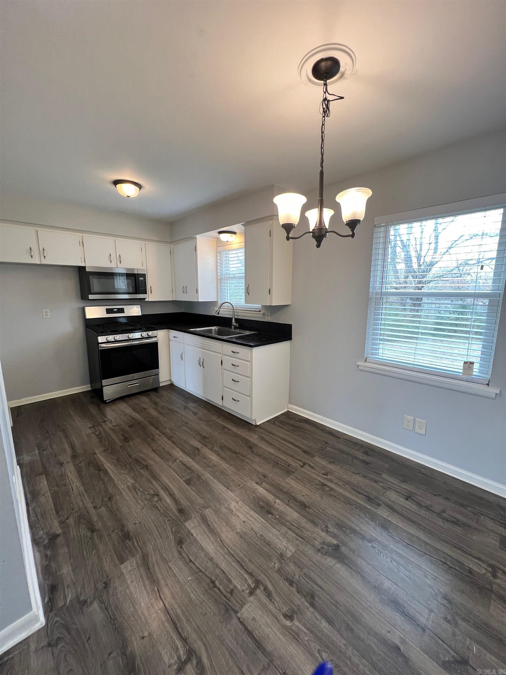 WAKEFIELD VILLAGE - Residential