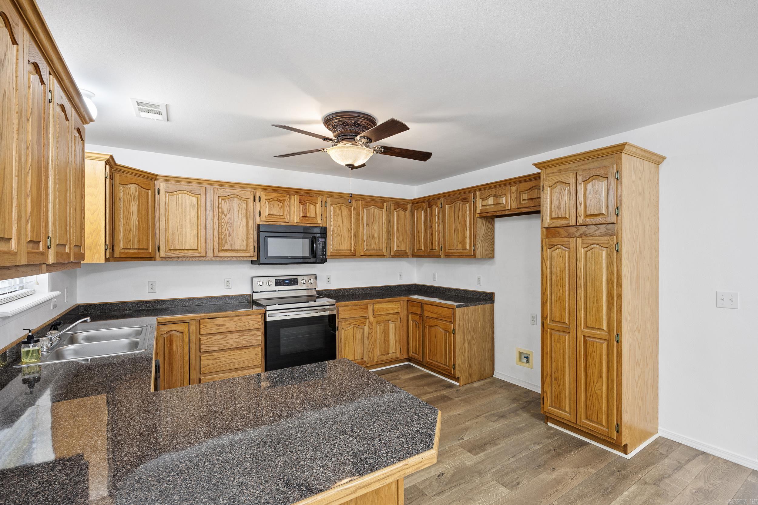 ASHBROOK ESTATES - Residential