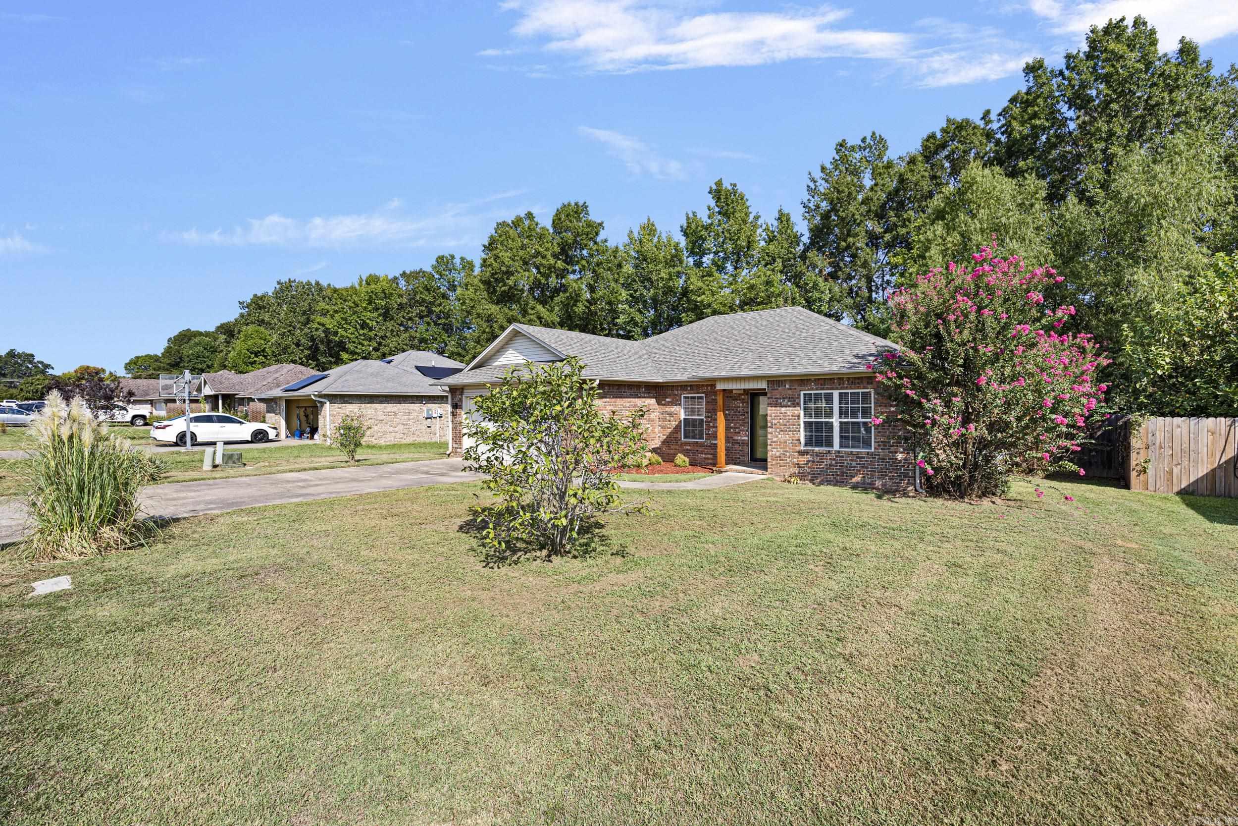 ASHBROOK ESTATES - Residential