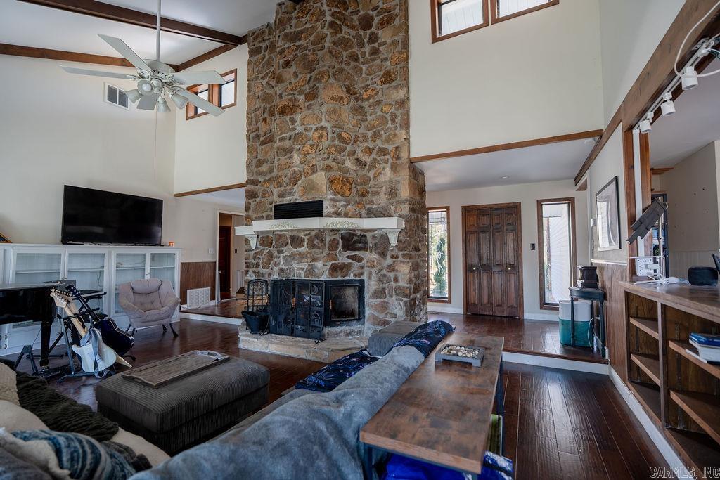 MYSTIC ISLE - Residential