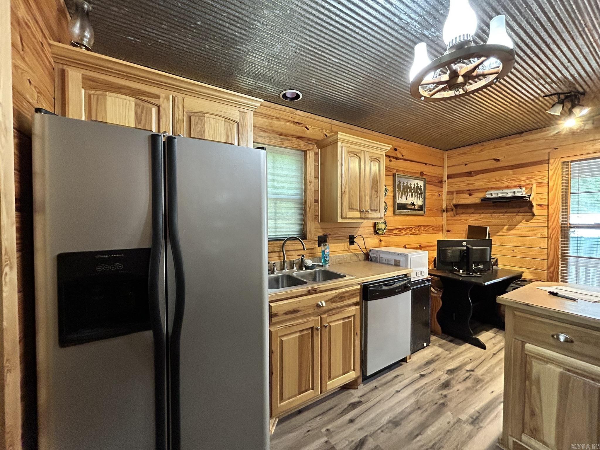DEER CREEK ESTATES - Residential