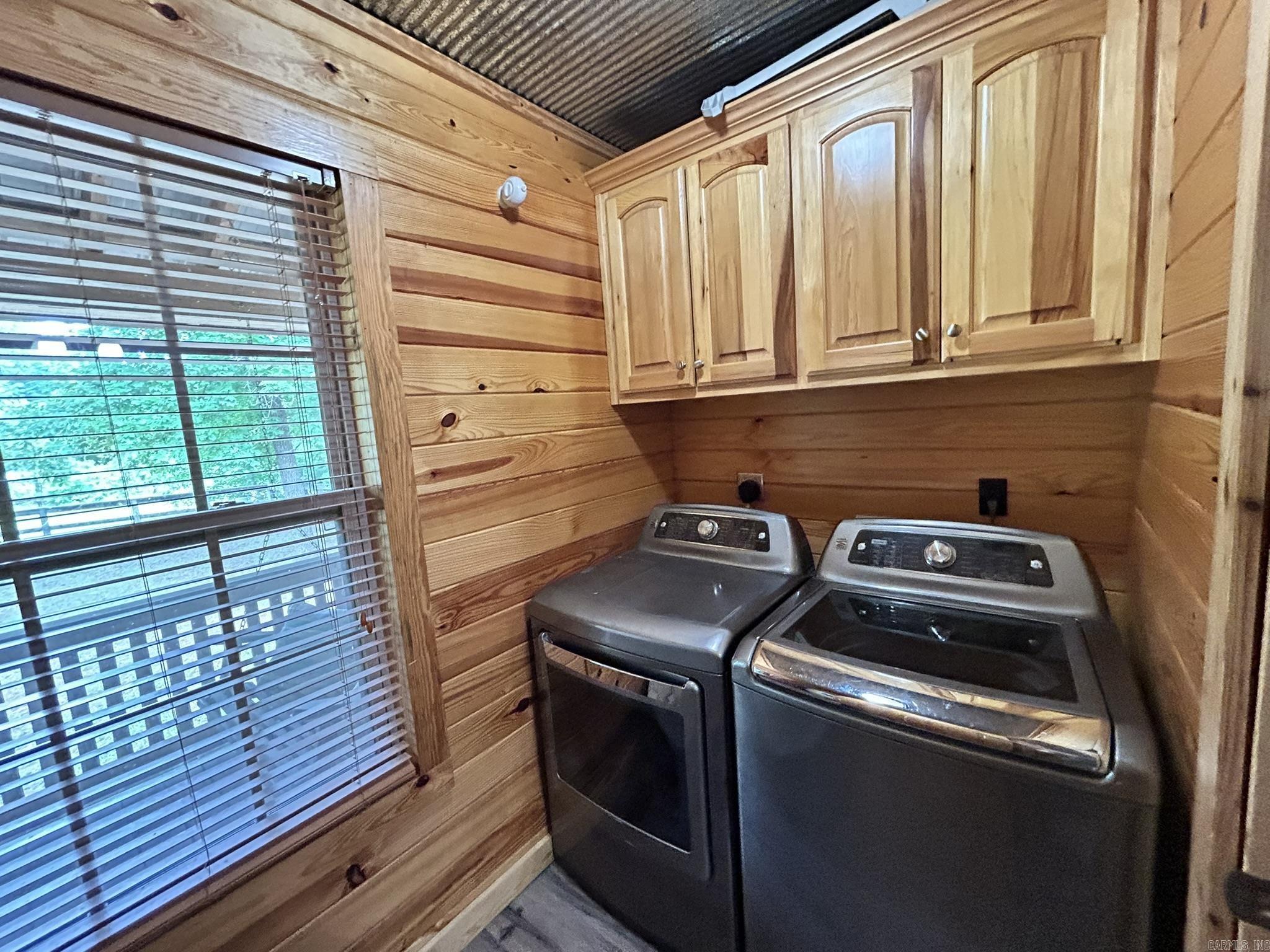 DEER CREEK ESTATES - Residential