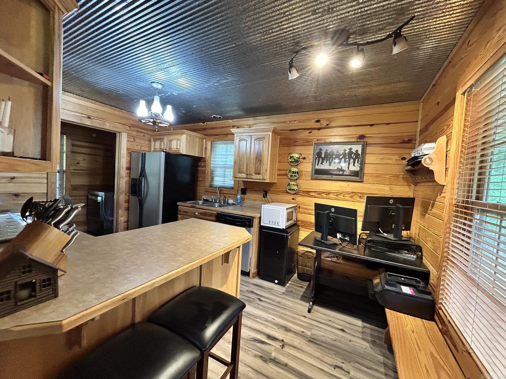 DEER CREEK ESTATES - Residential