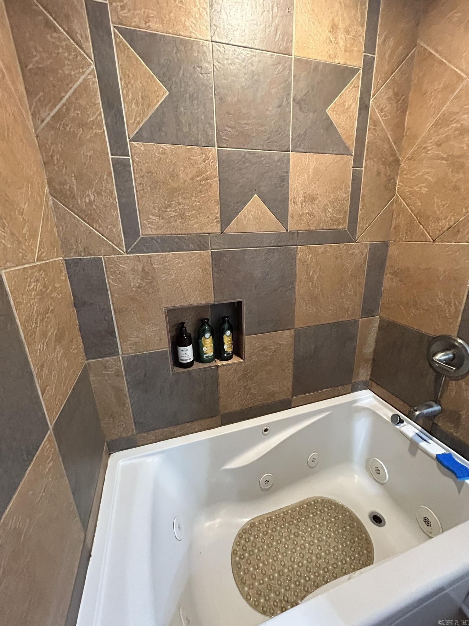 DEER CREEK ESTATES - Residential
