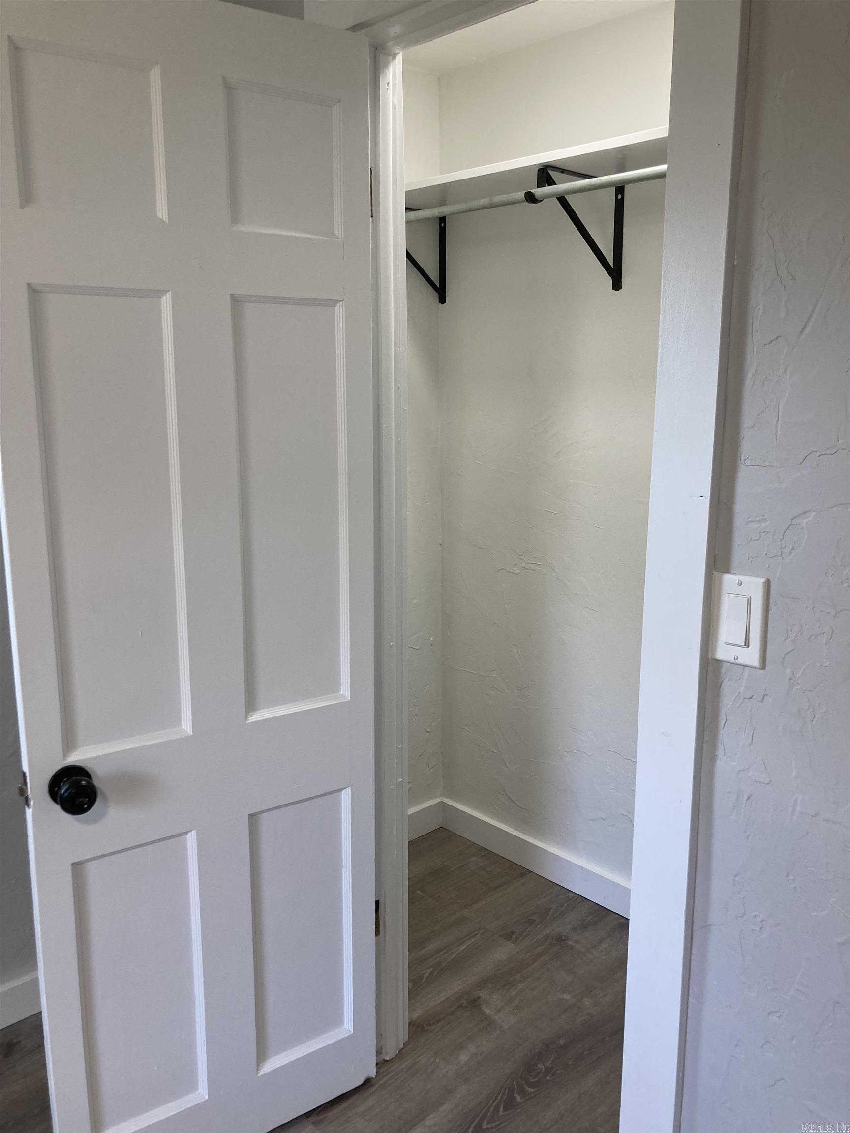 Mena Original - Residential