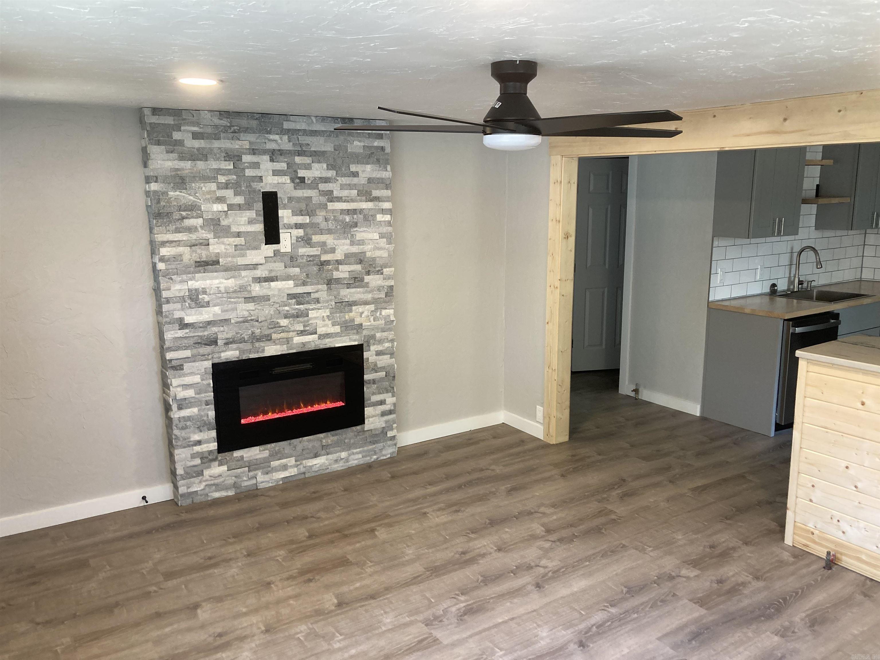 Mena Original - Residential