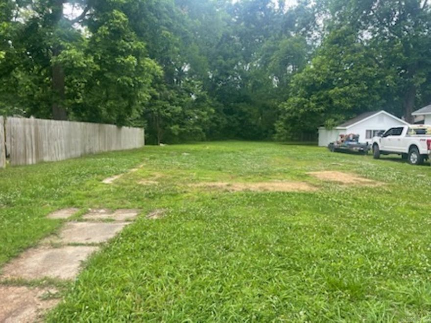 Deep lot on W. Huntington just blocks from downtown area & just .2 miles from 2 different bus stop locations. LEGAL DESCRIPTION: Part of Lots 4-5-6 of Block 2 of Micklish Addt., city of Jonesboro, Craighead County, AR.
