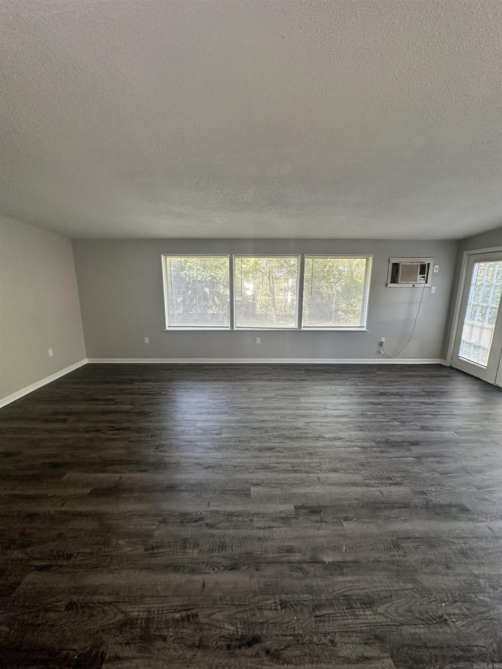 MEADOWCLIFF - Residential