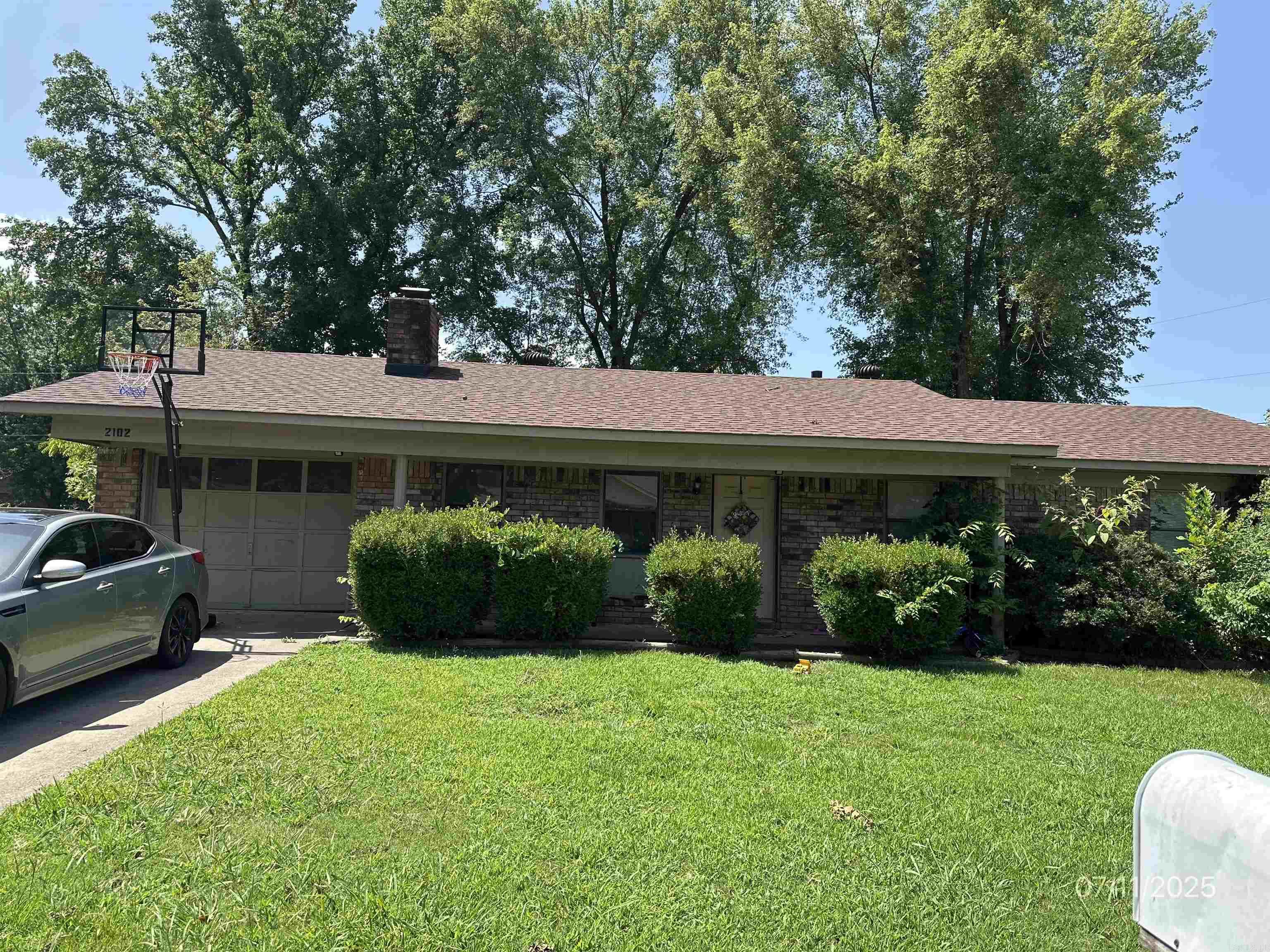 Nice 3 bed 2 bath brick home on a big corner lot. Covered porch and a back patio. Completely fenced in backyard with an outbuilding. There is a brick wood burning fireplace. Property is close to Russellville High school but far enough away you can avoid the school traffic.