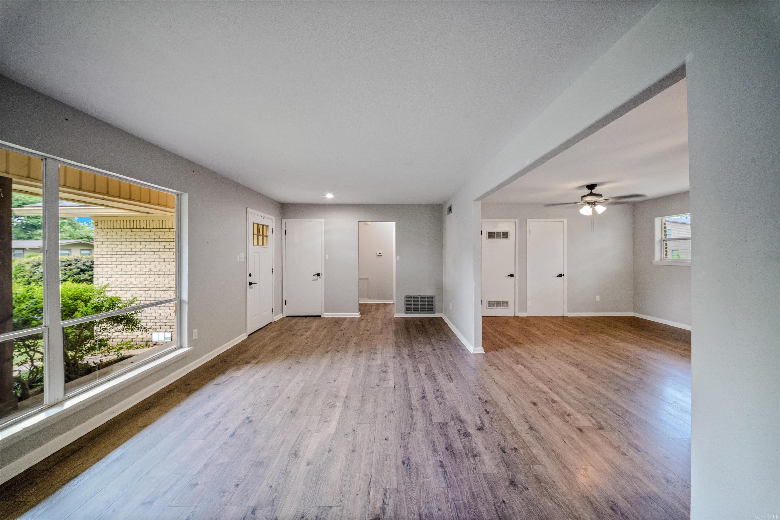 TROUTT - Residential