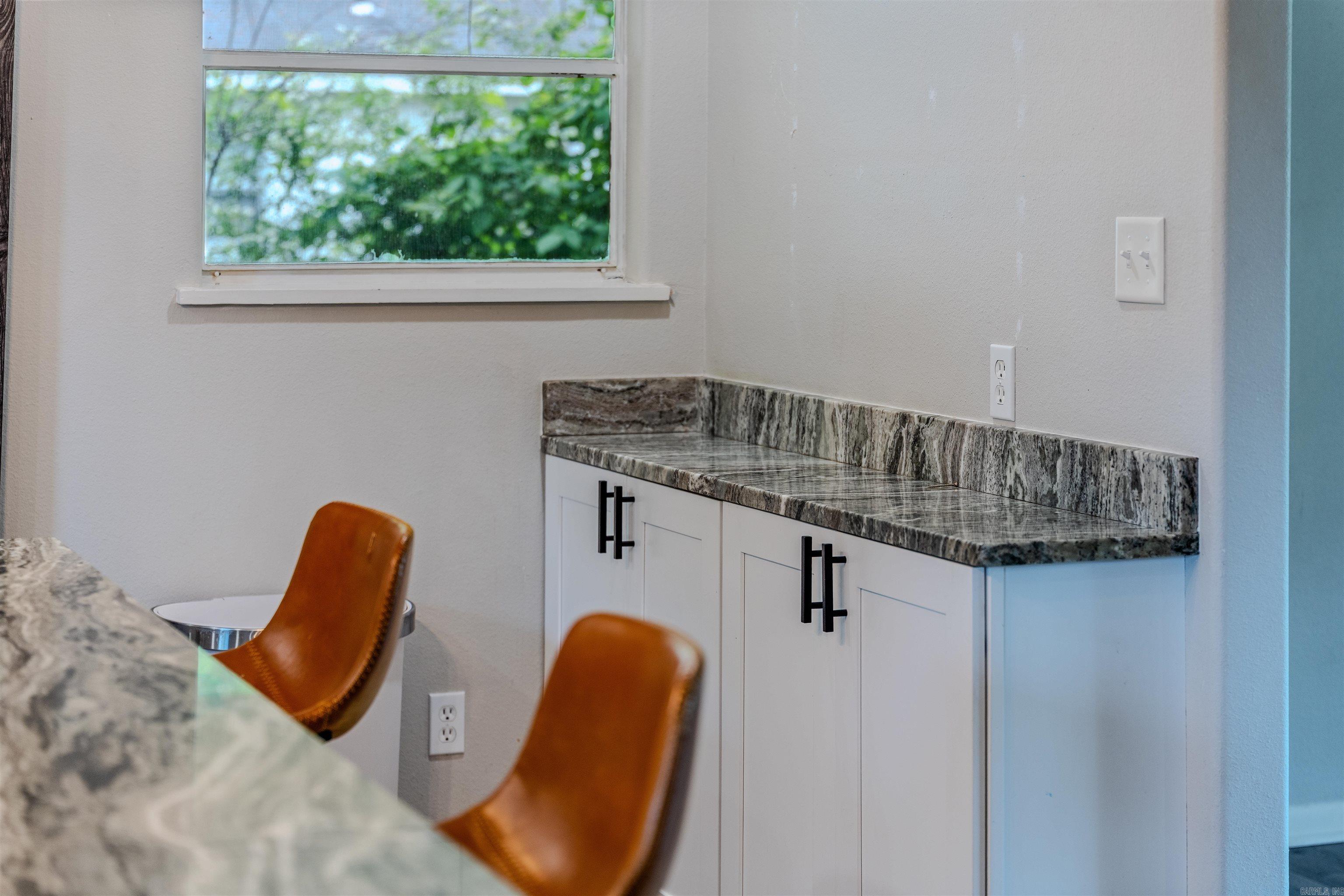 TROUTT - Residential