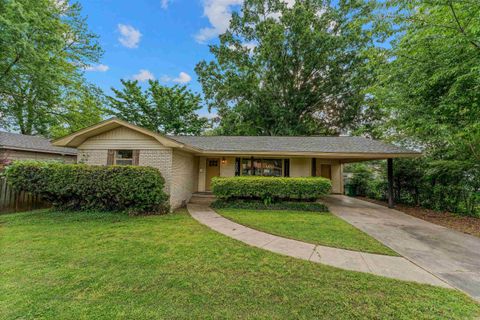 Photo of 2020 W Sevier Street, Benton, AR 72015 (MLS # 26016618)