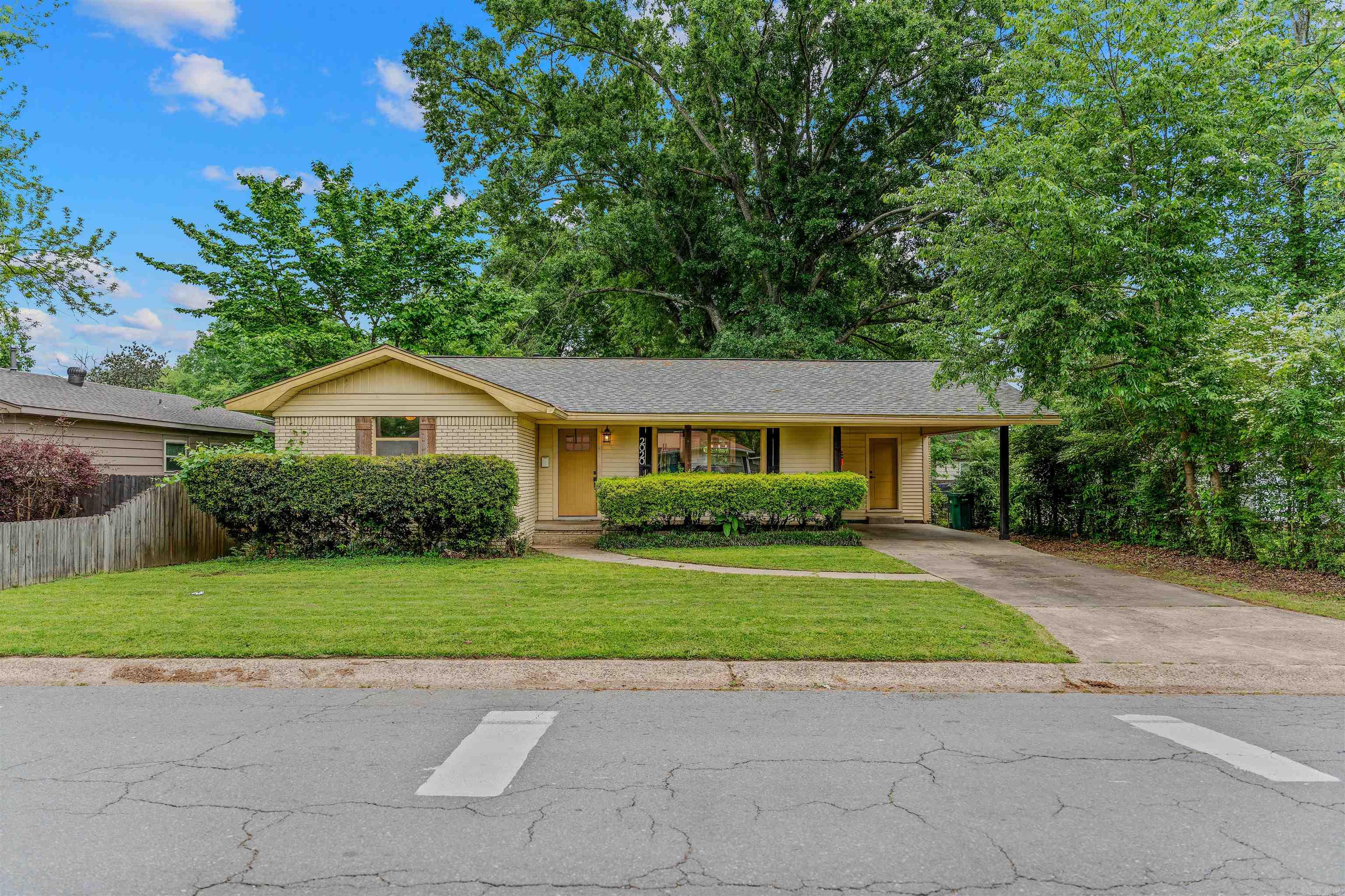 TROUTT - Residential