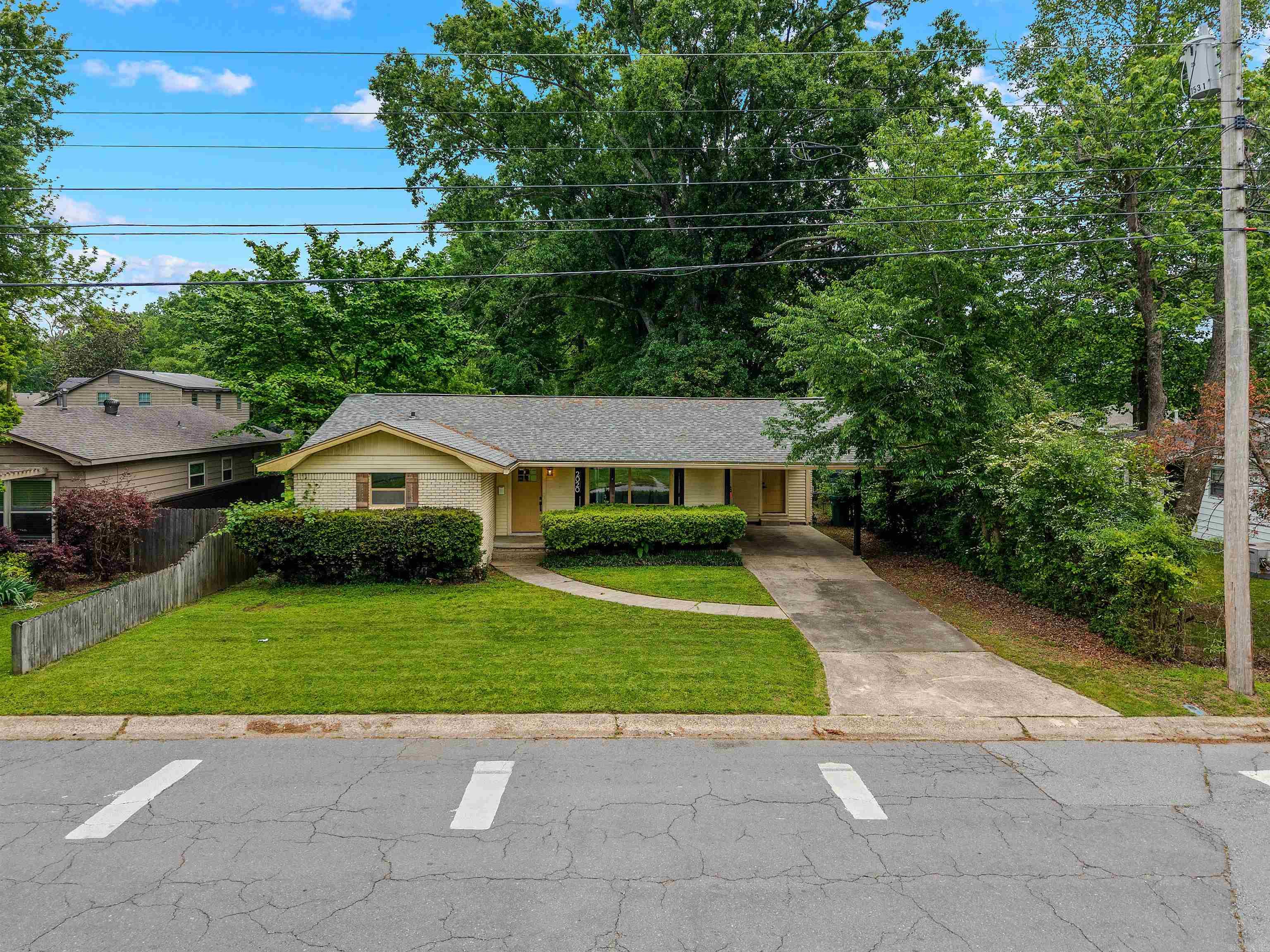 TROUTT - Residential