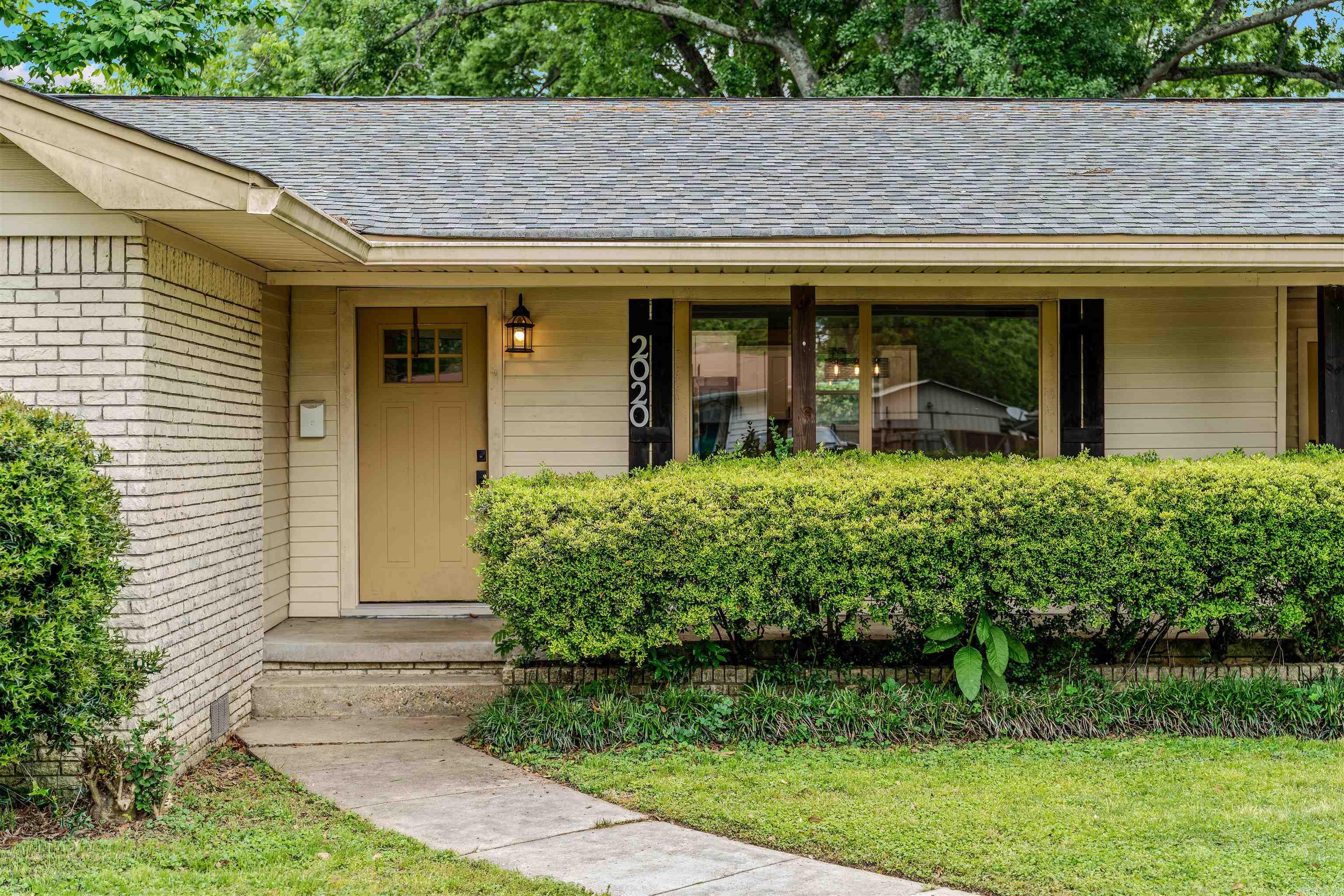 TROUTT - Residential