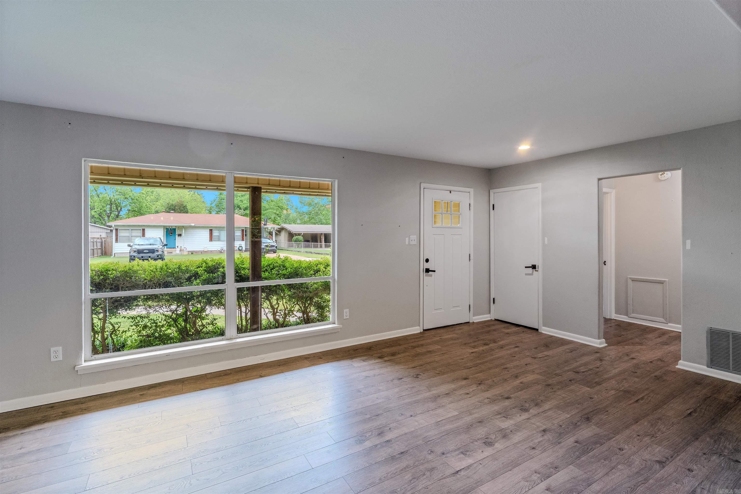 TROUTT - Residential