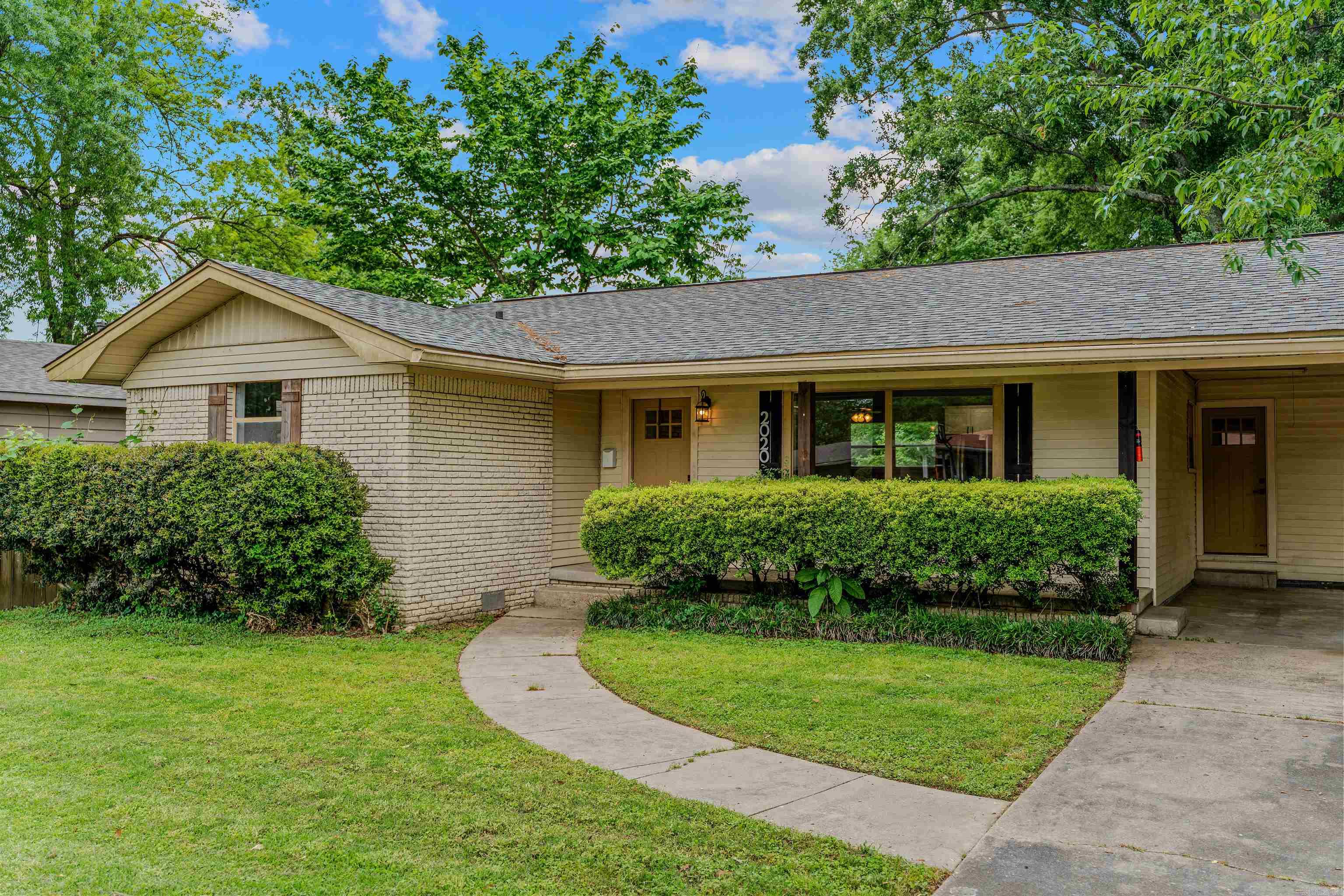 TROUTT - Residential