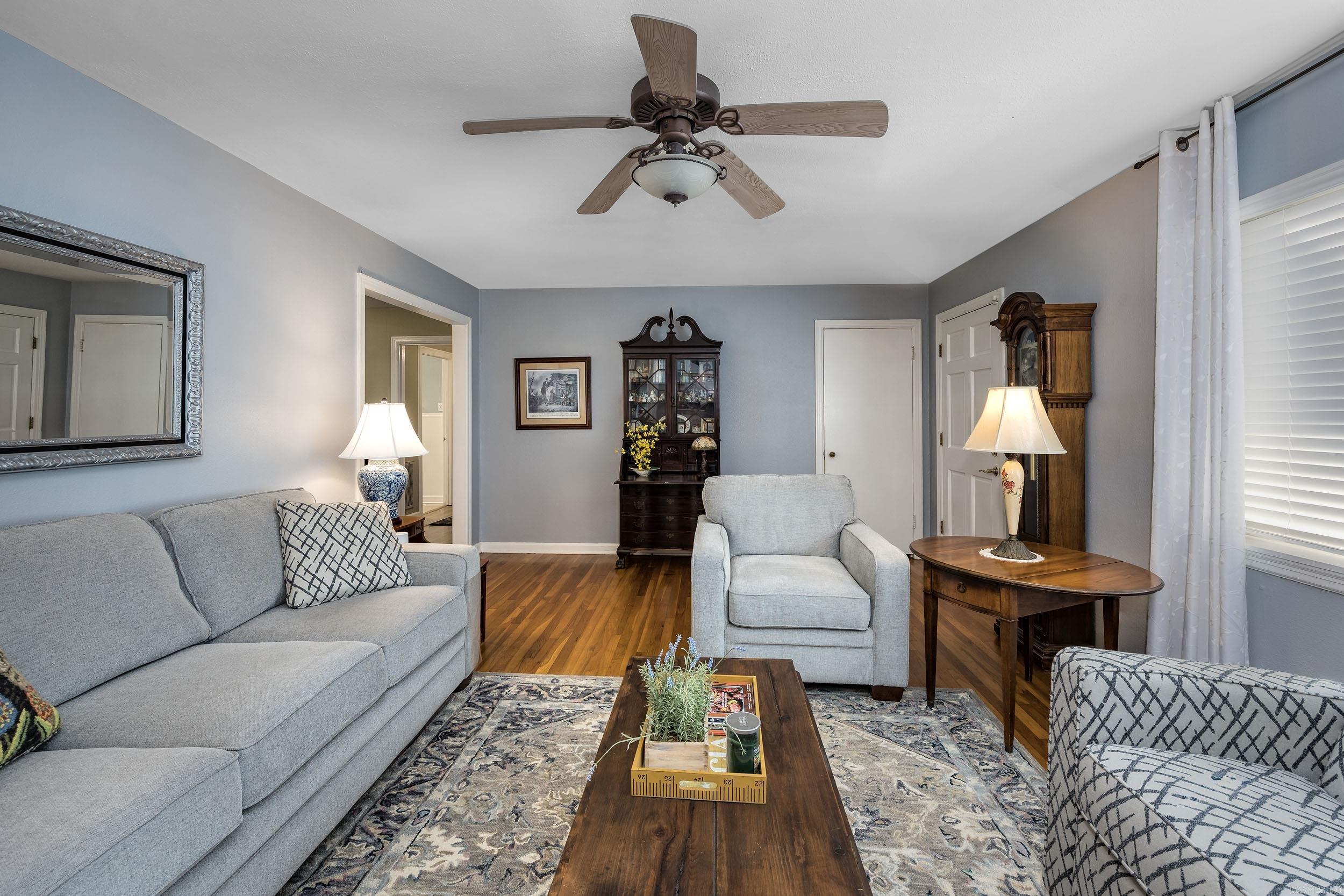 KINGWOOD PLACE - Residential