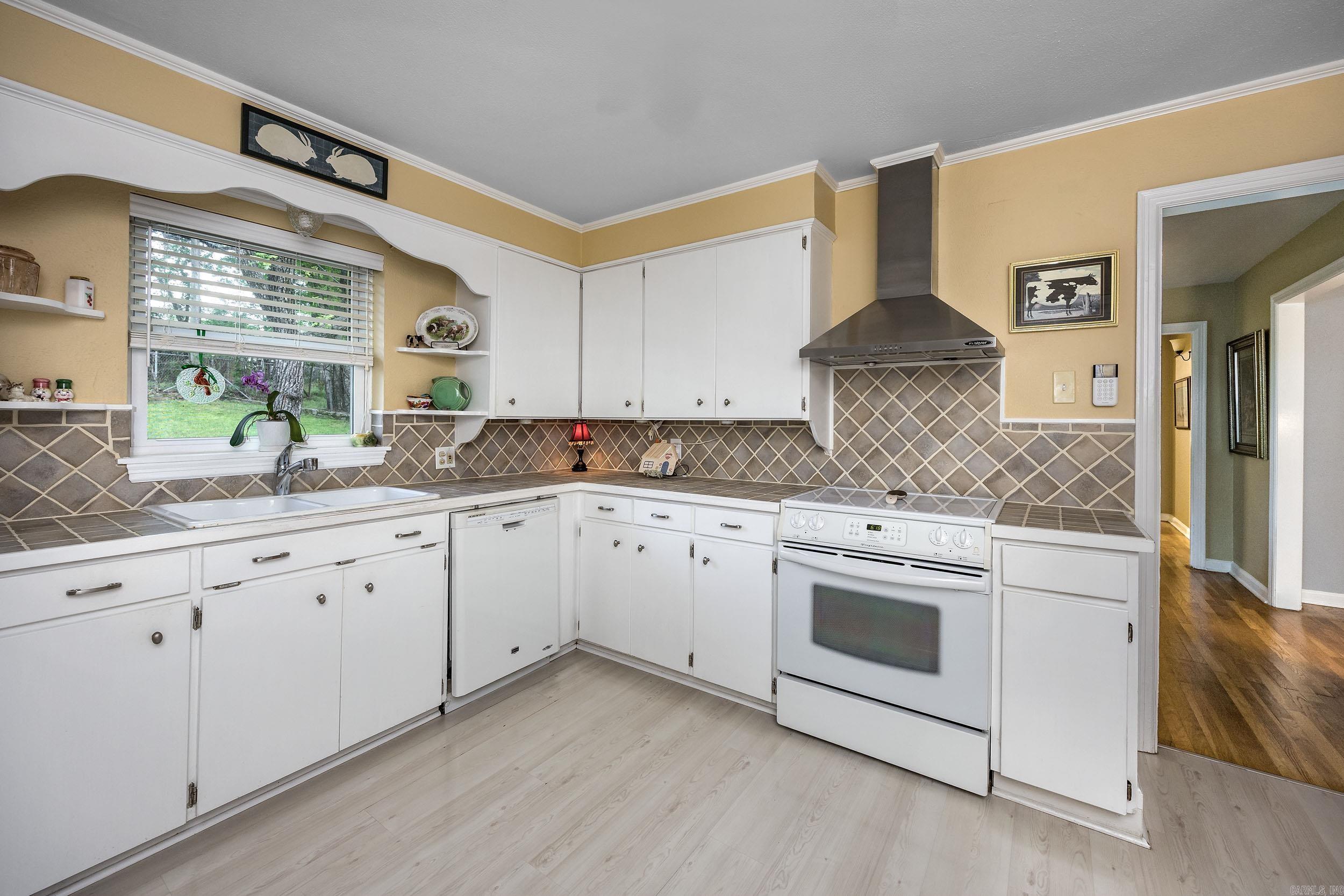 KINGWOOD PLACE - Residential