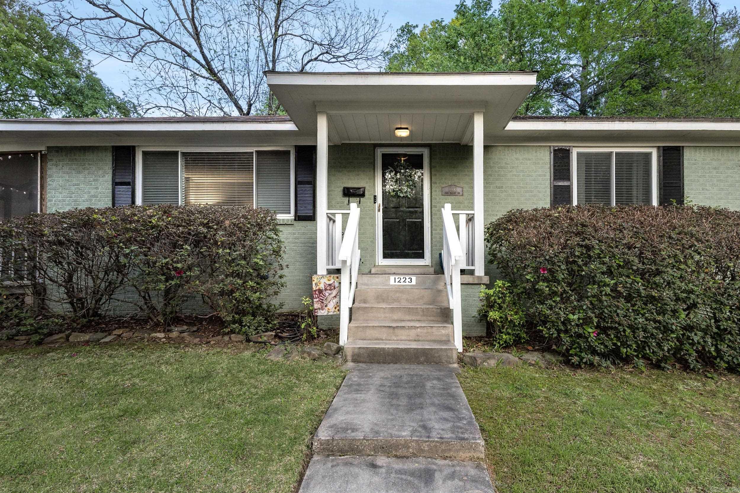 KINGWOOD PLACE - Residential