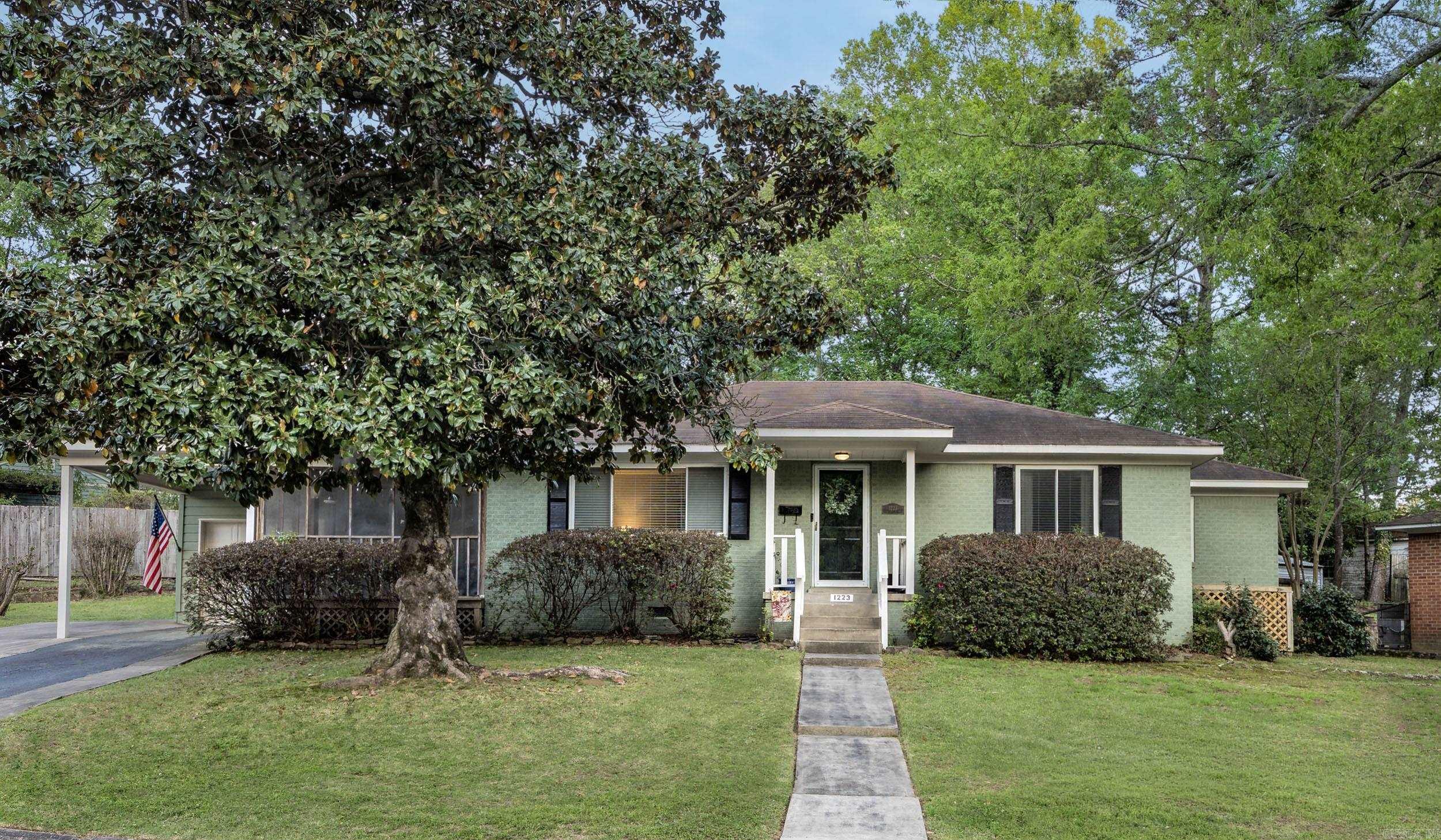 KINGWOOD PLACE - Residential