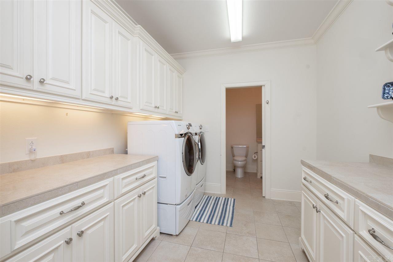 CHENAL DOWNS - Residential