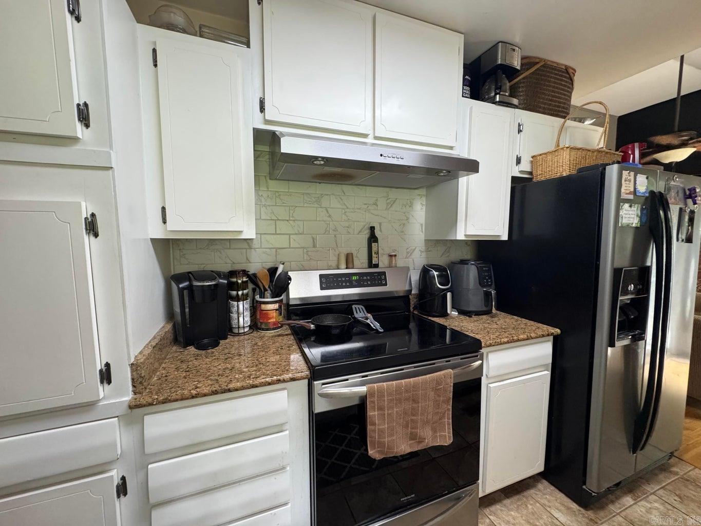WEST LAKES ESTATES - Residential