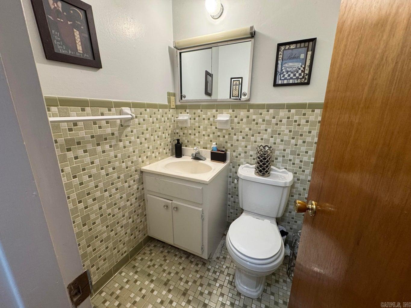 WEST LAKES ESTATES - Residential