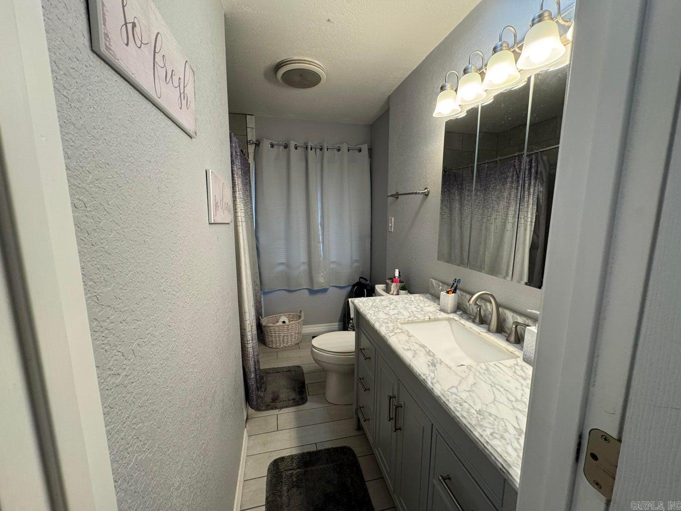 WEST LAKES ESTATES - Residential