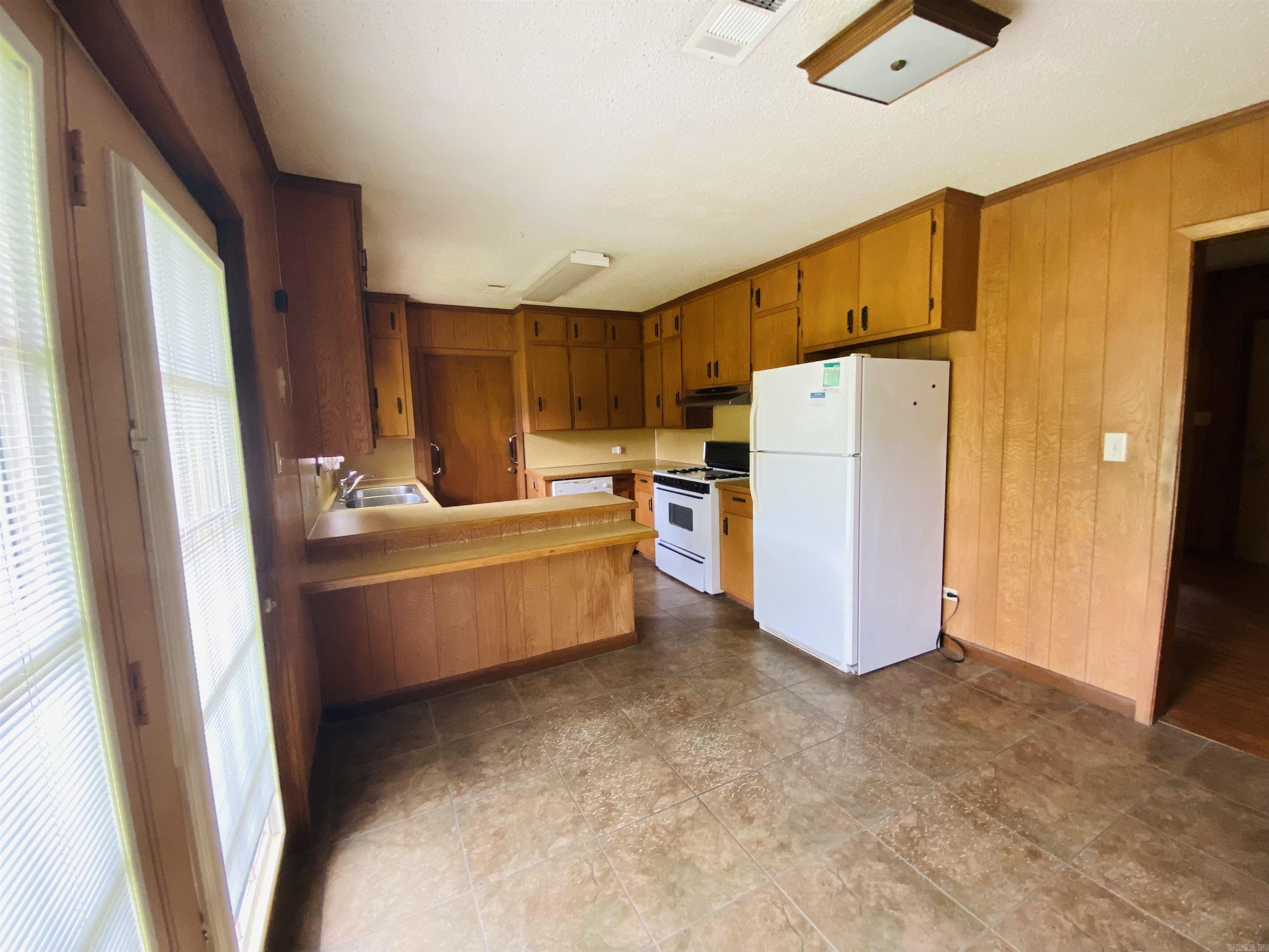 MCKAY AND RUSSO SD FRV - Residential