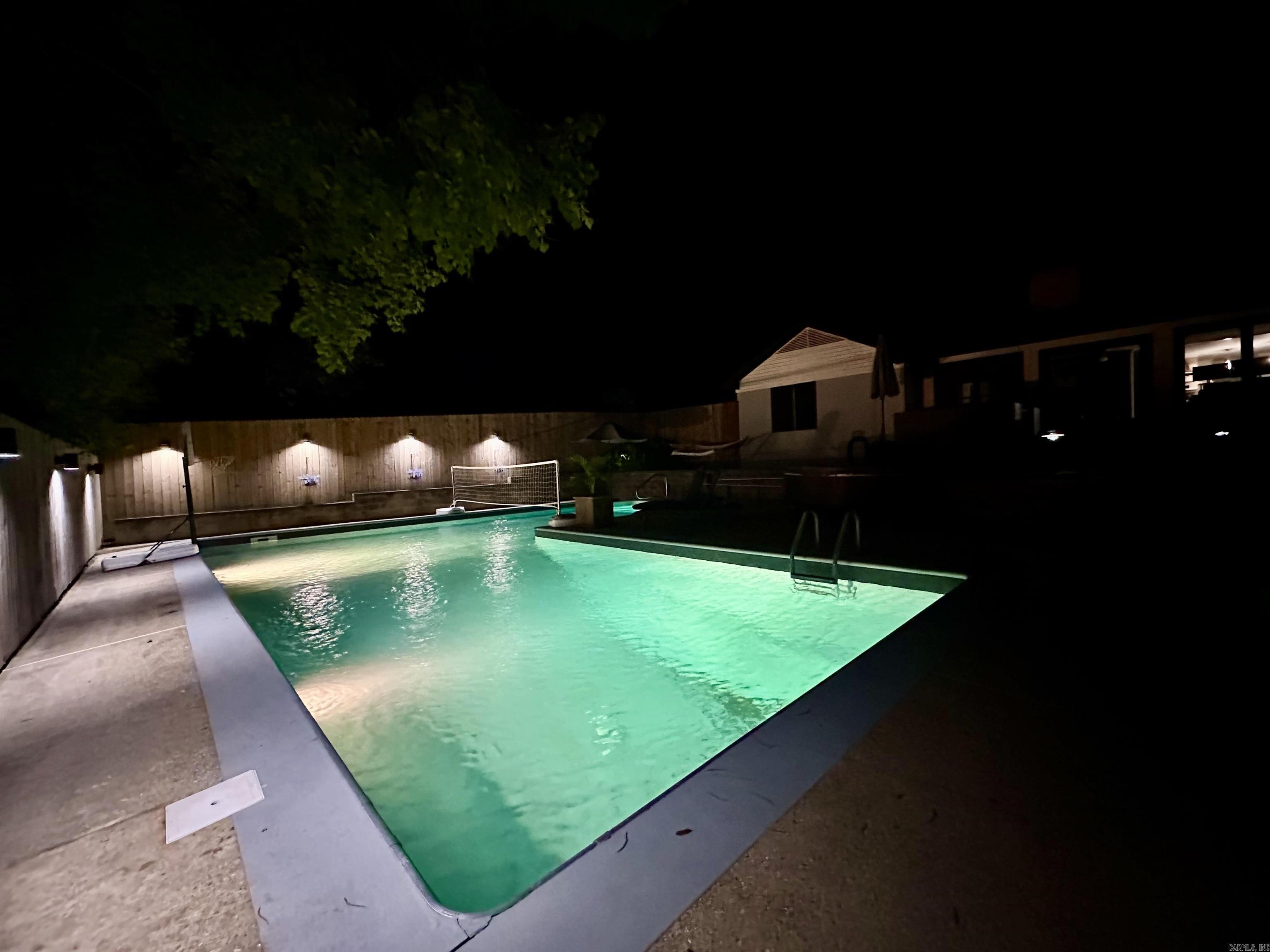 WOODLAND HILLS  # 4 - Residential