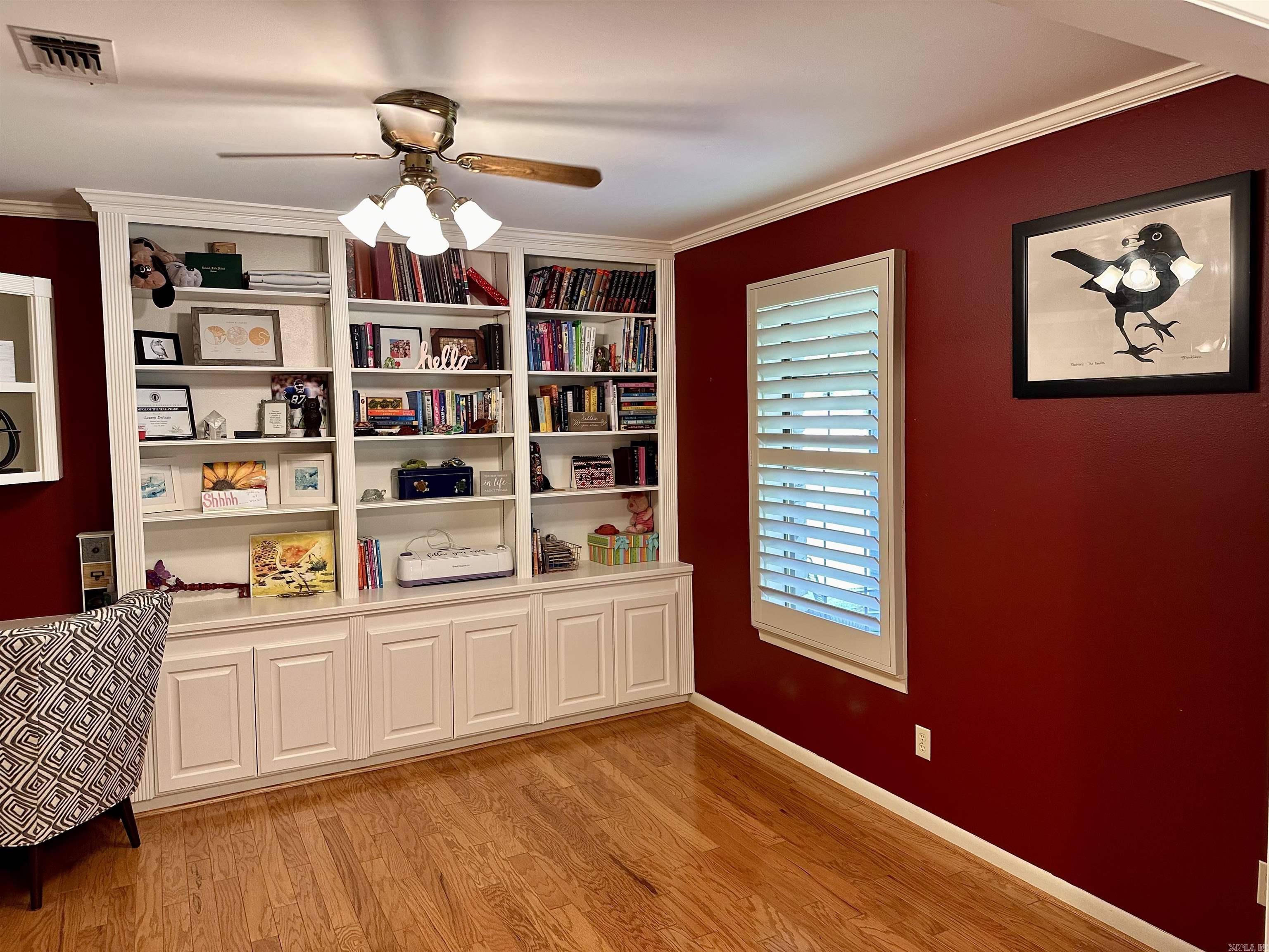 WOODLAND HILLS  # 4 - Residential