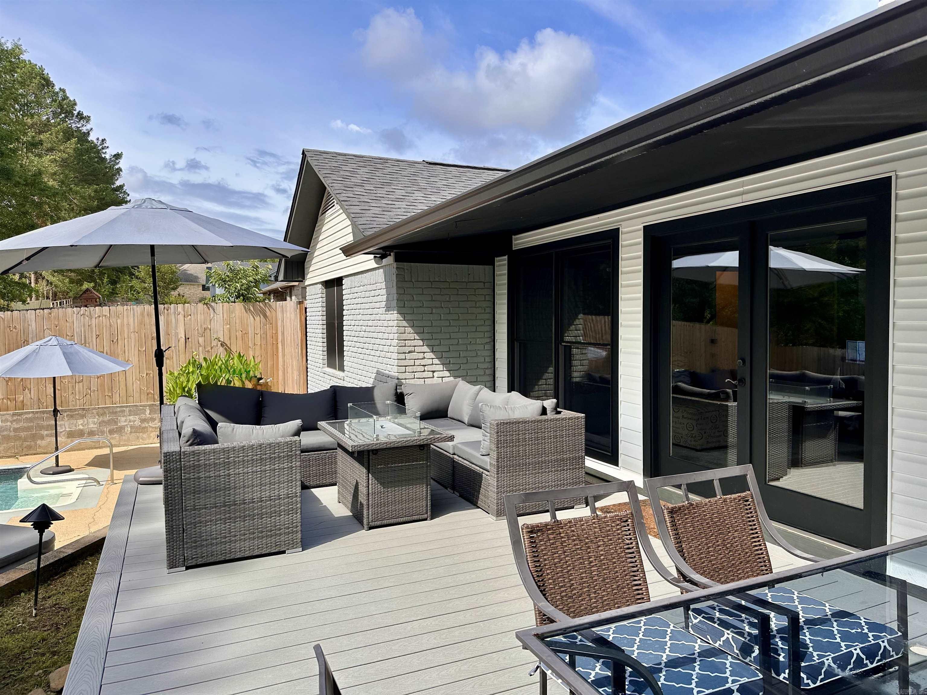 WOODLAND HILLS  # 4 - Residential