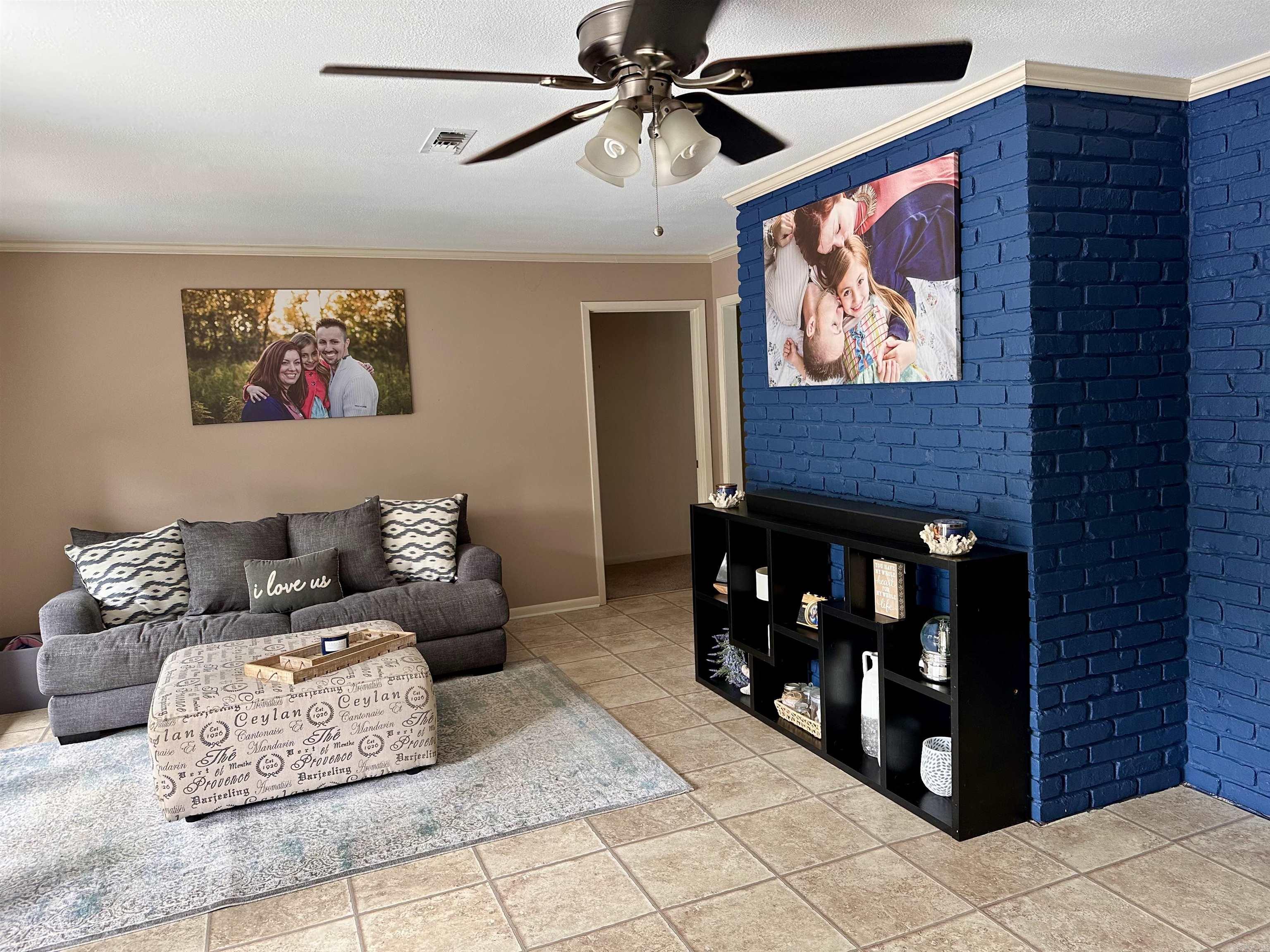 WOODLAND HILLS  # 4 - Residential