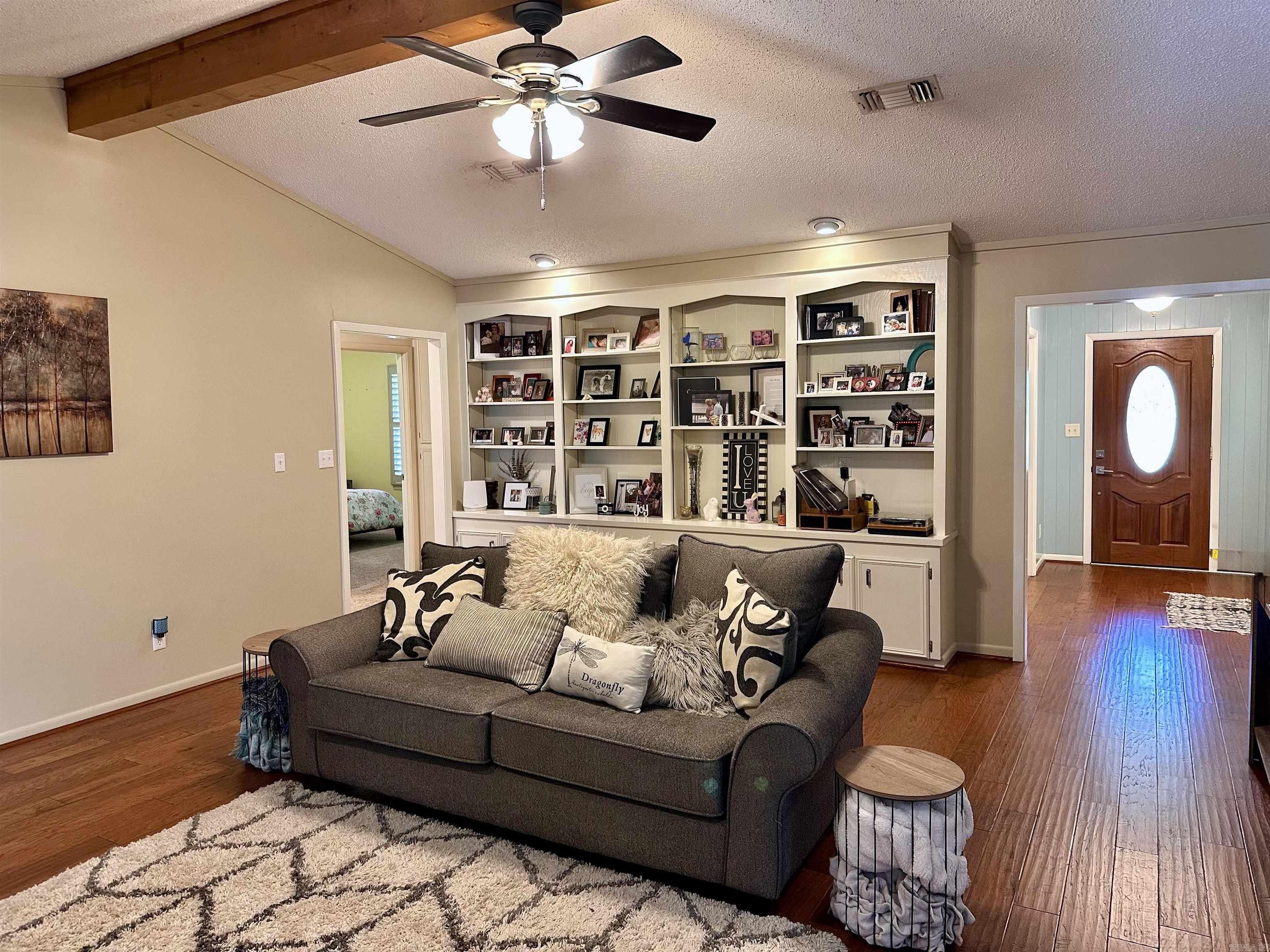 WOODLAND HILLS  # 4 - Residential