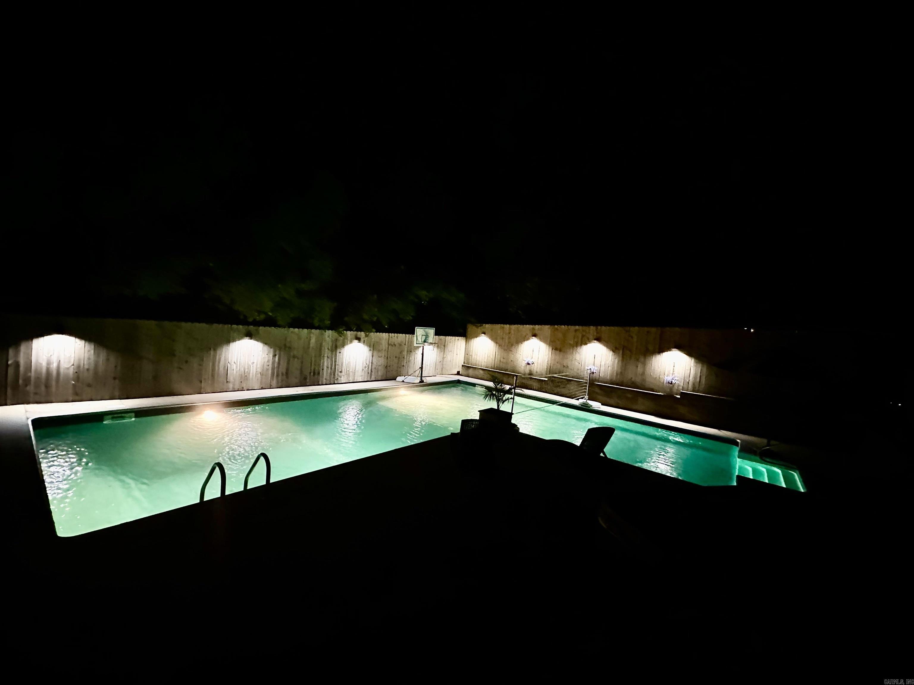 WOODLAND HILLS  # 4 - Residential