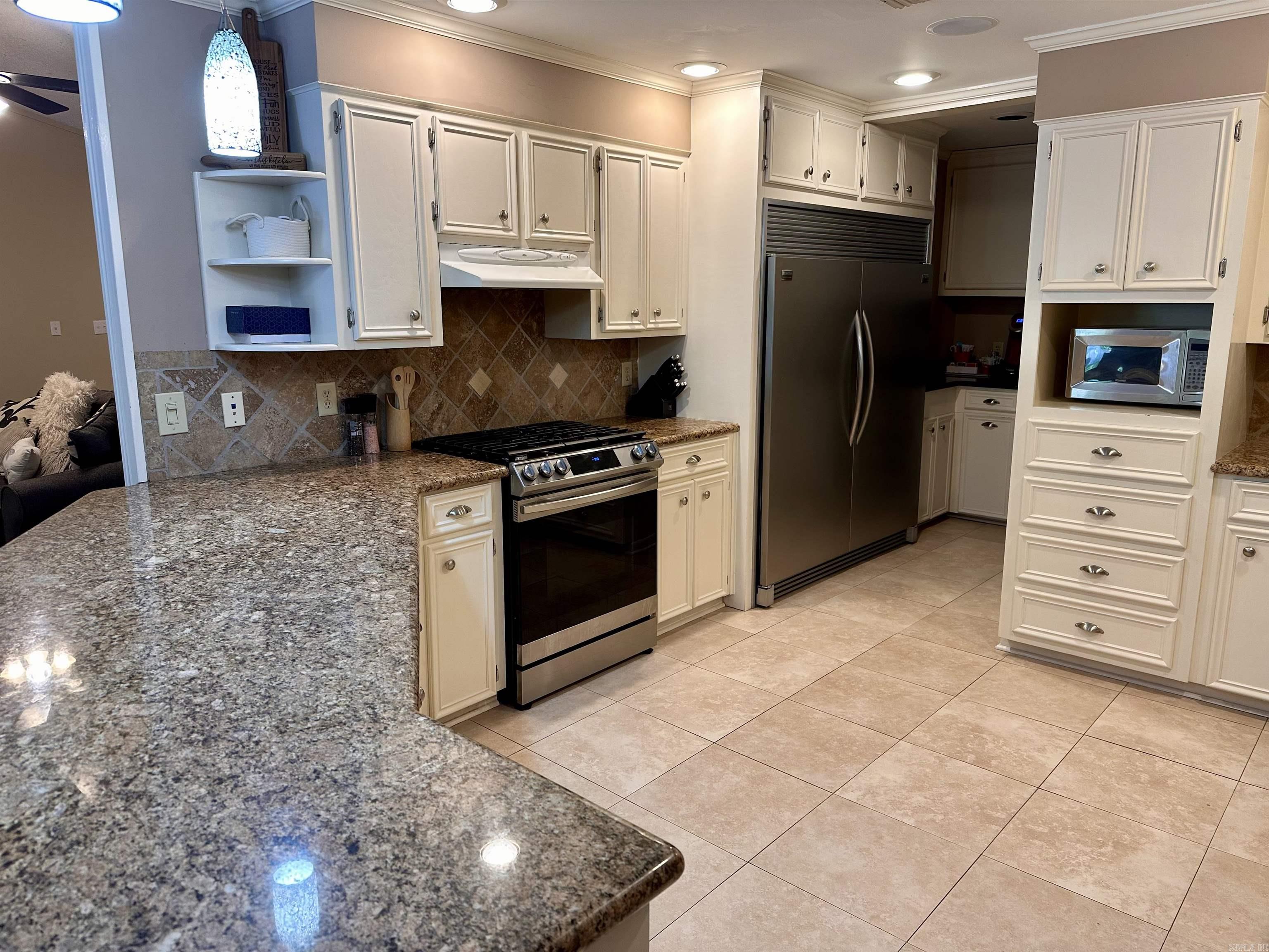 WOODLAND HILLS  # 4 - Residential