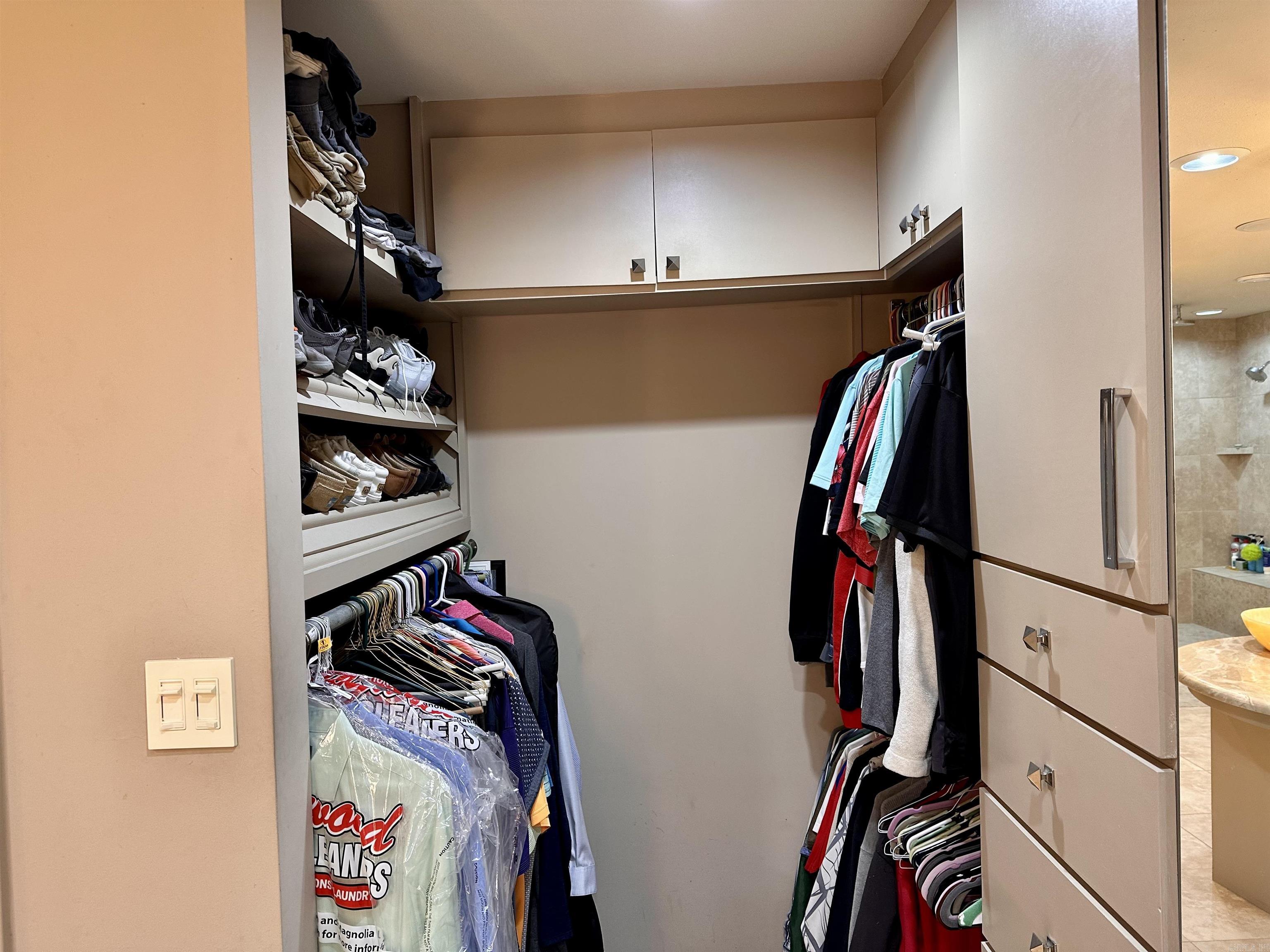 WOODLAND HILLS  # 4 - Residential