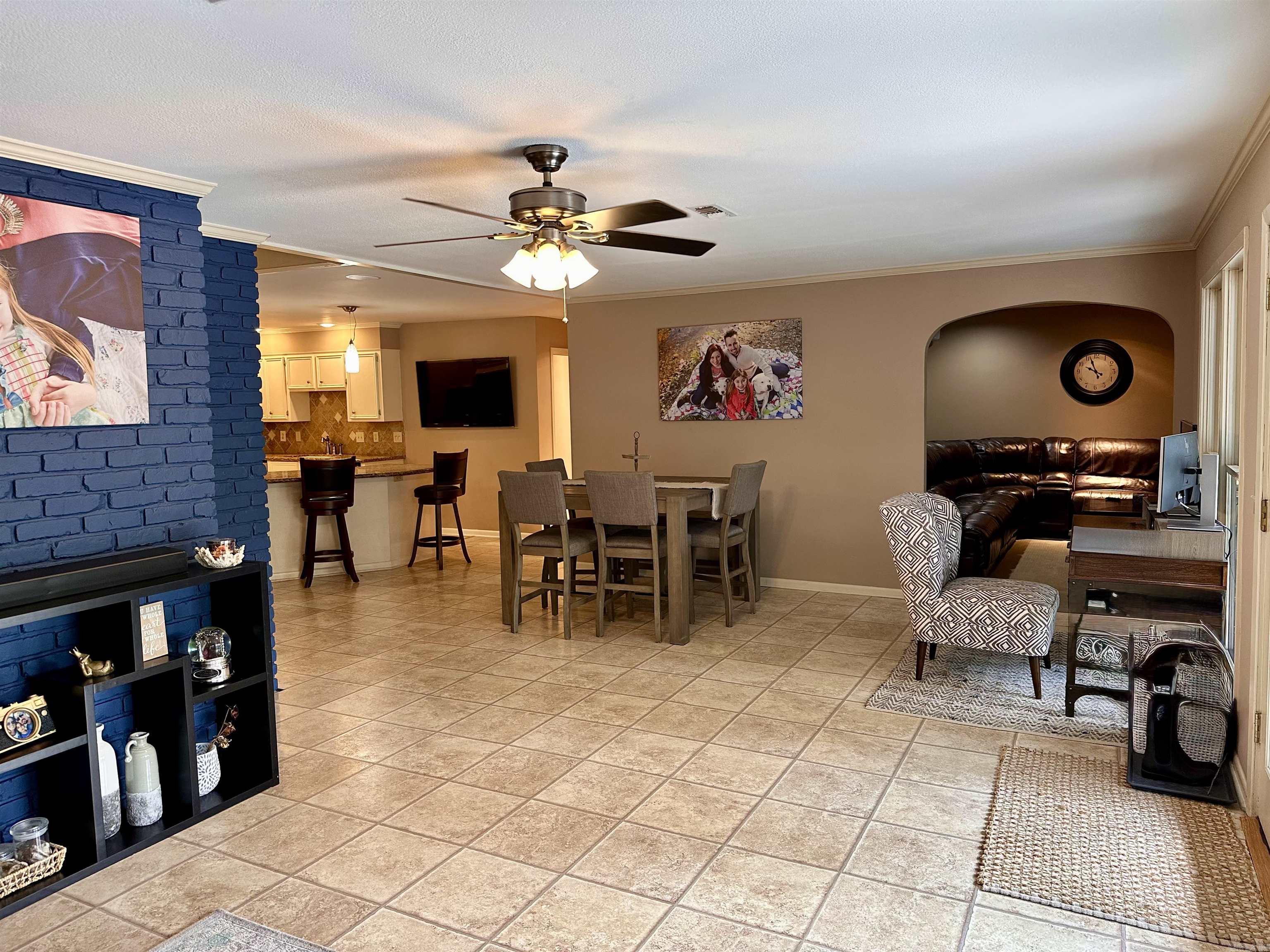 WOODLAND HILLS  # 4 - Residential