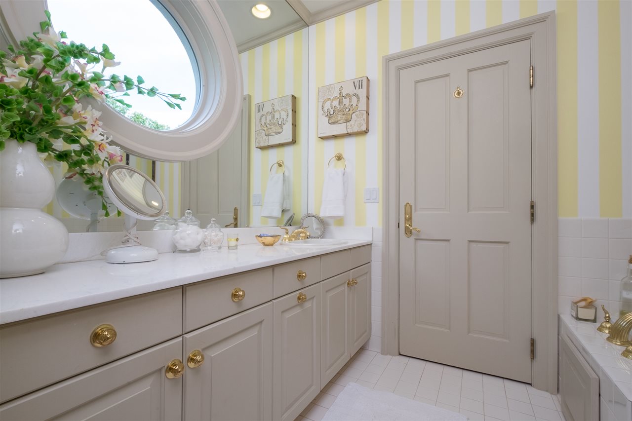 RIVERVIEW POINT - Residential