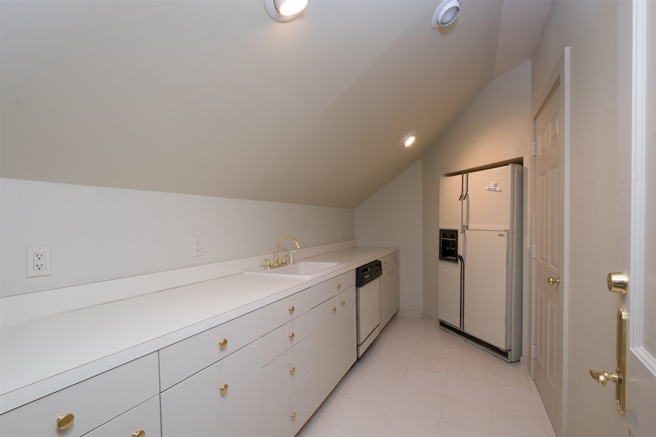 RIVERVIEW POINT - Residential