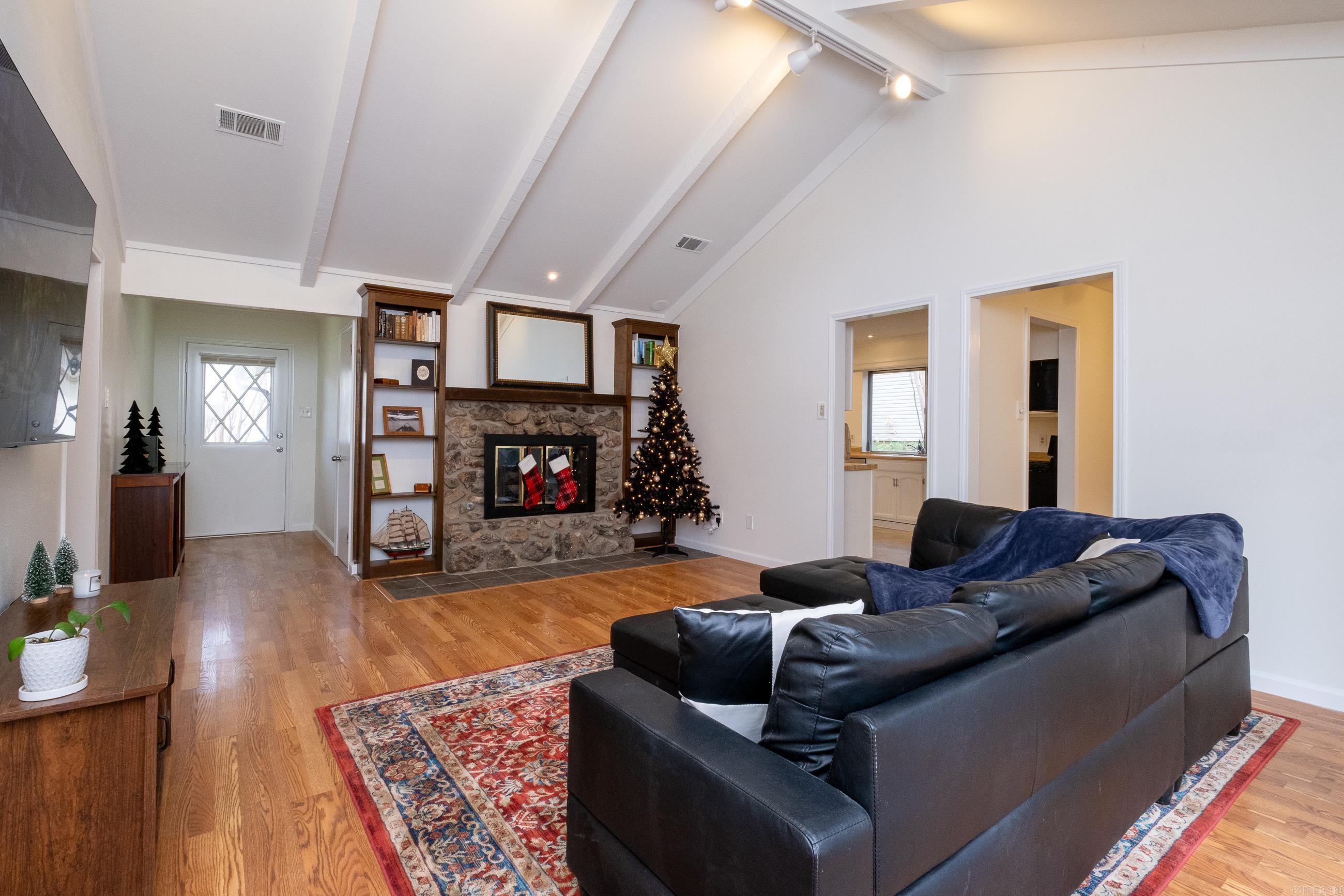 PLEASANT FOREST - Residential