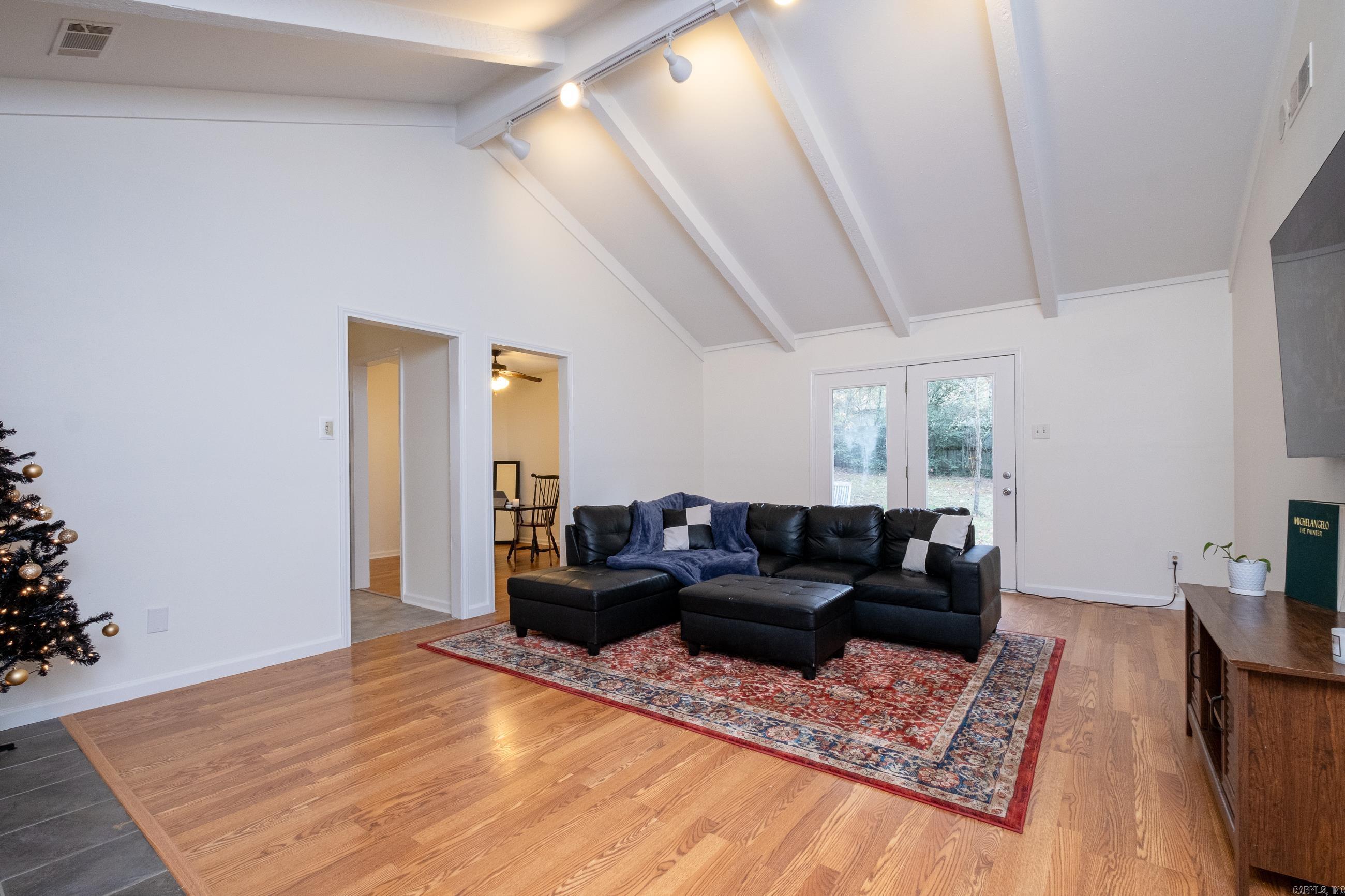 PLEASANT FOREST - Residential