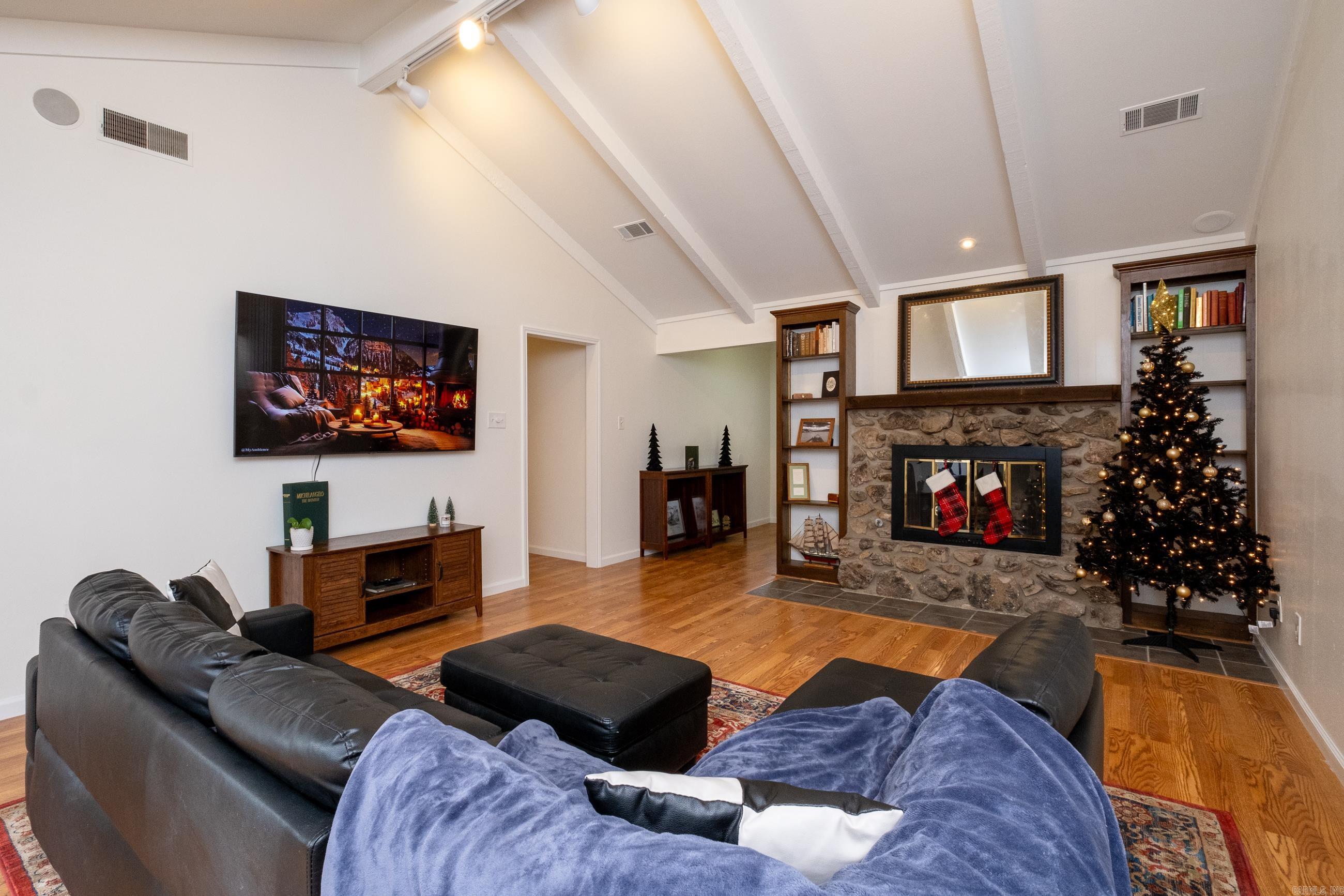 PLEASANT FOREST - Residential