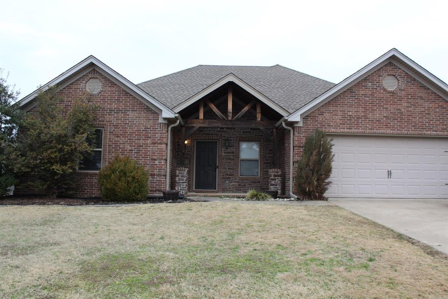 Great House in desirable neighborhood