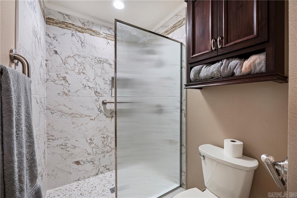 HICKORY HILLS - Residential