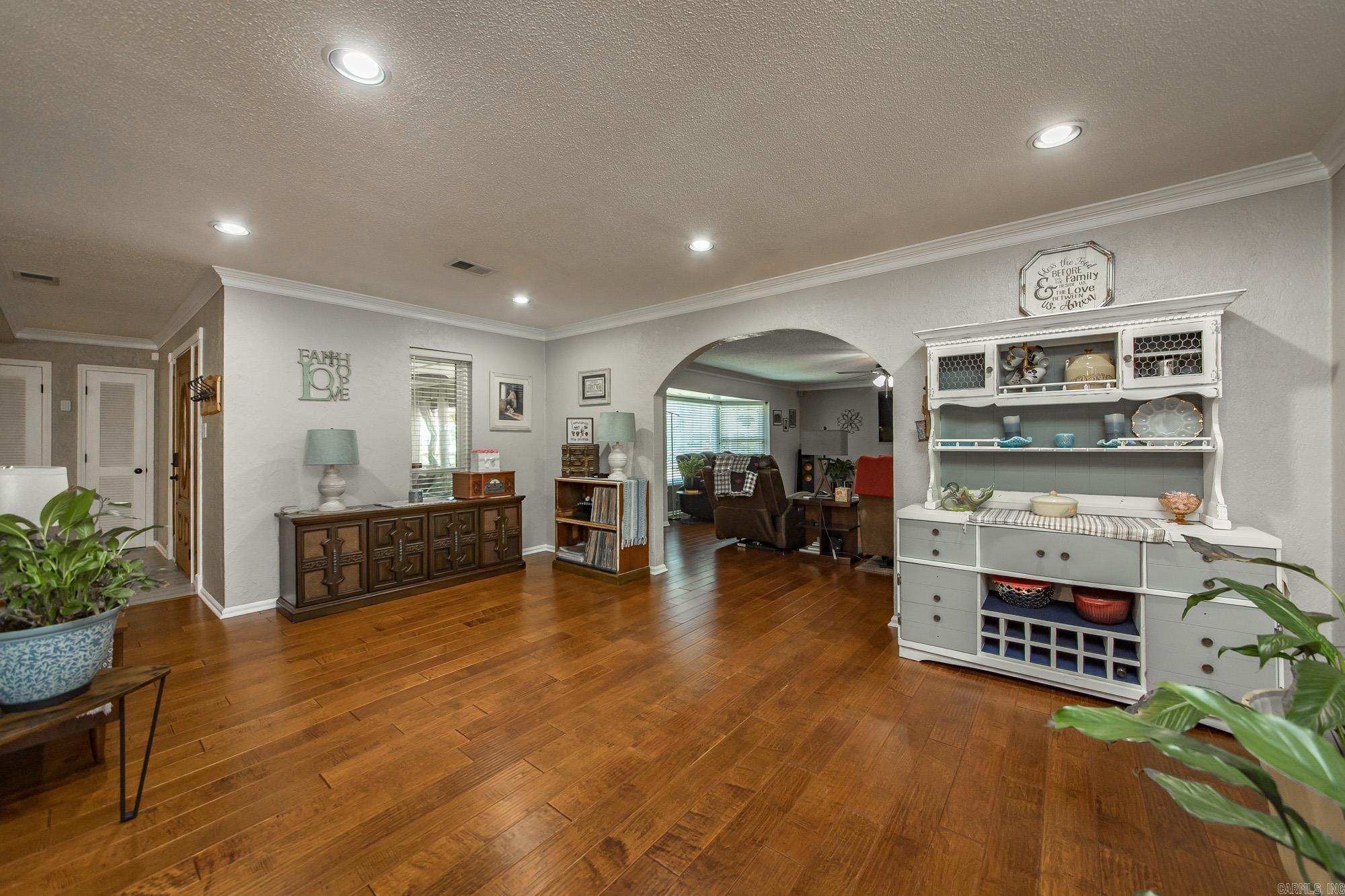Heraldry Manor - Residential